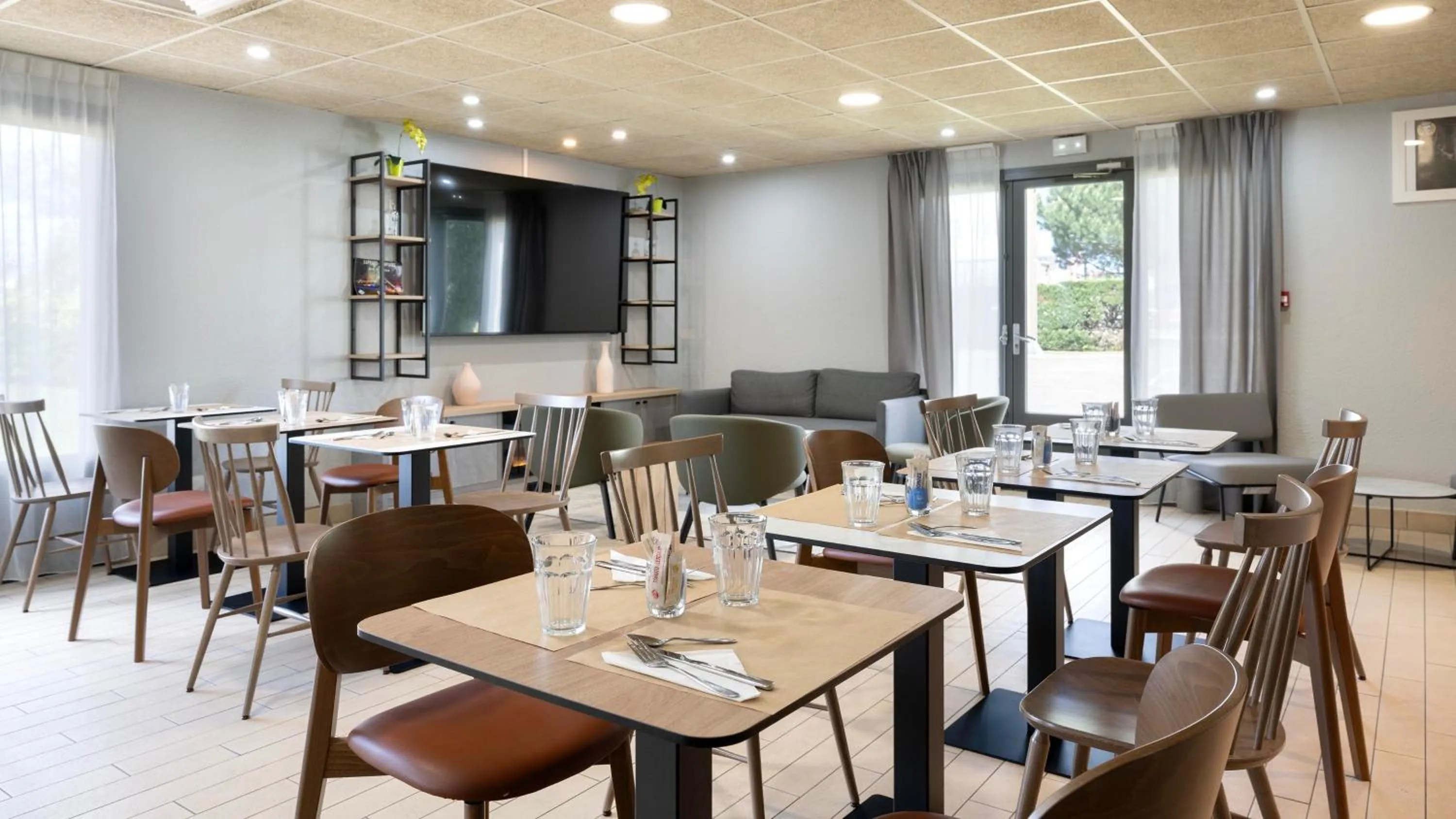 Restaurant/places to eat in Campanile NATURE - Mont de Marsan