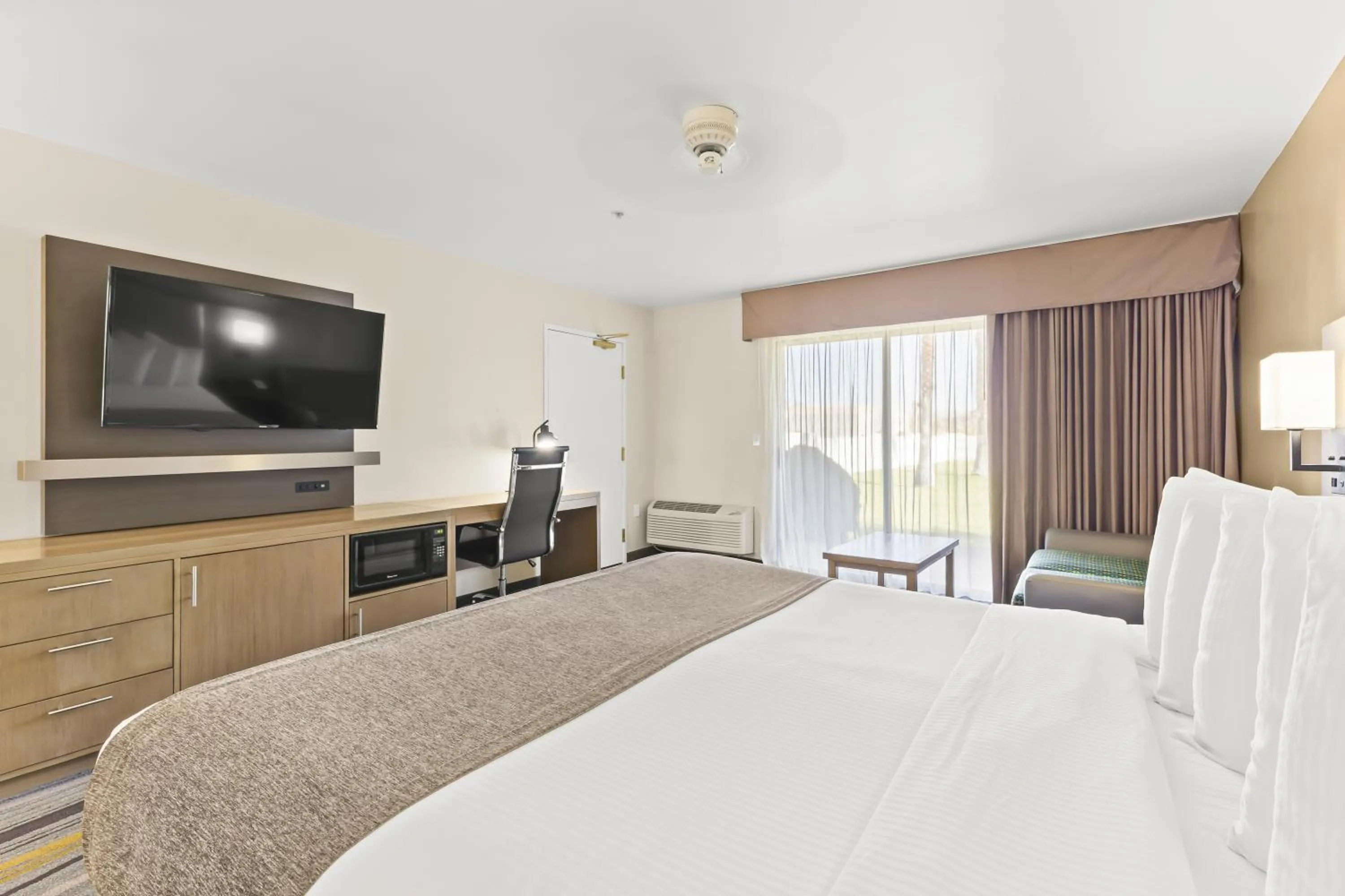 Photo of the whole room, Bed in Los Viajeros Inn