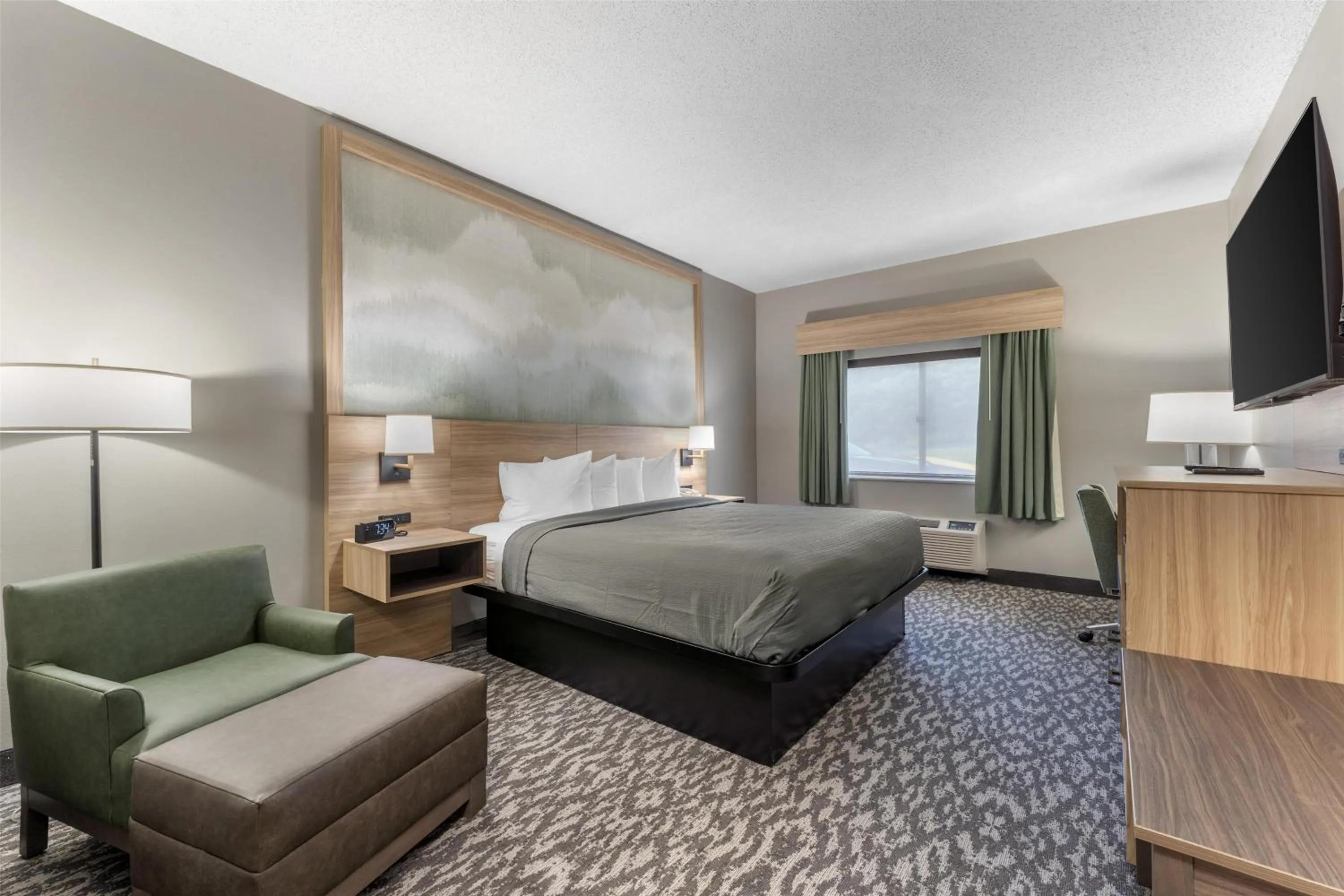 Bedroom, Bed in Best Western PLUS Executive Inn