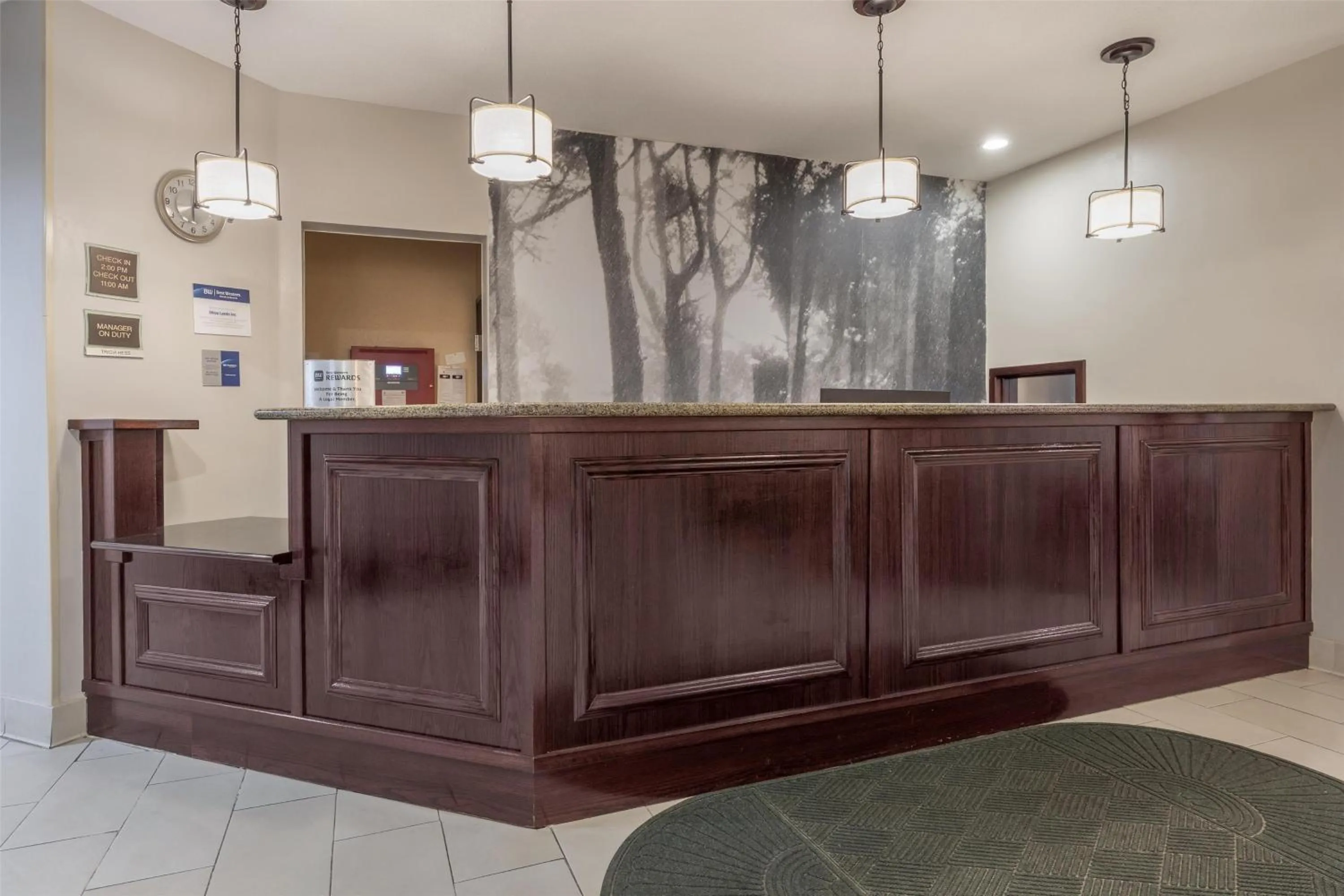 Lobby or reception in Best Western PLUS Executive Inn