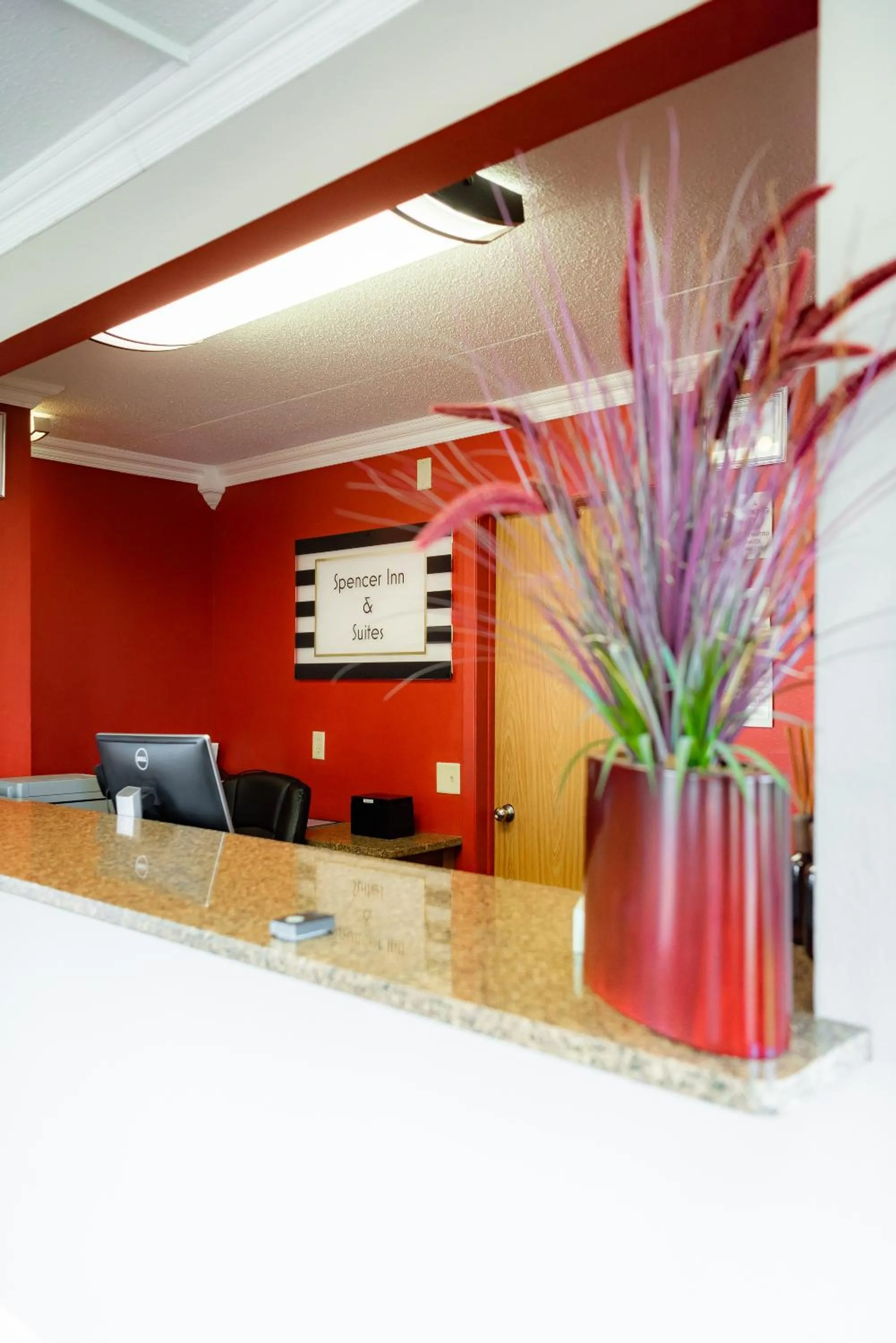 Spencer Inn & Suites