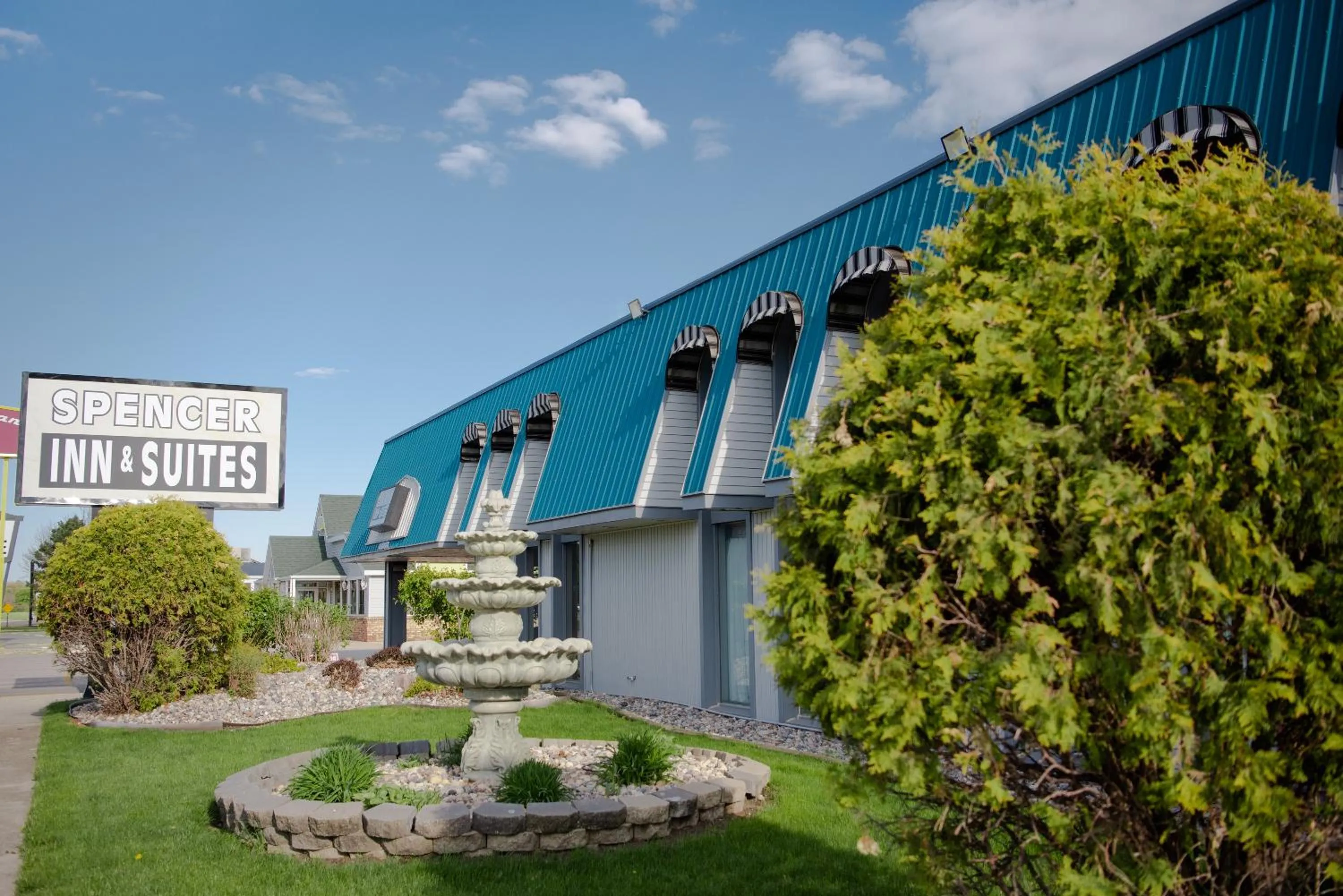 Spencer Inn & Suites