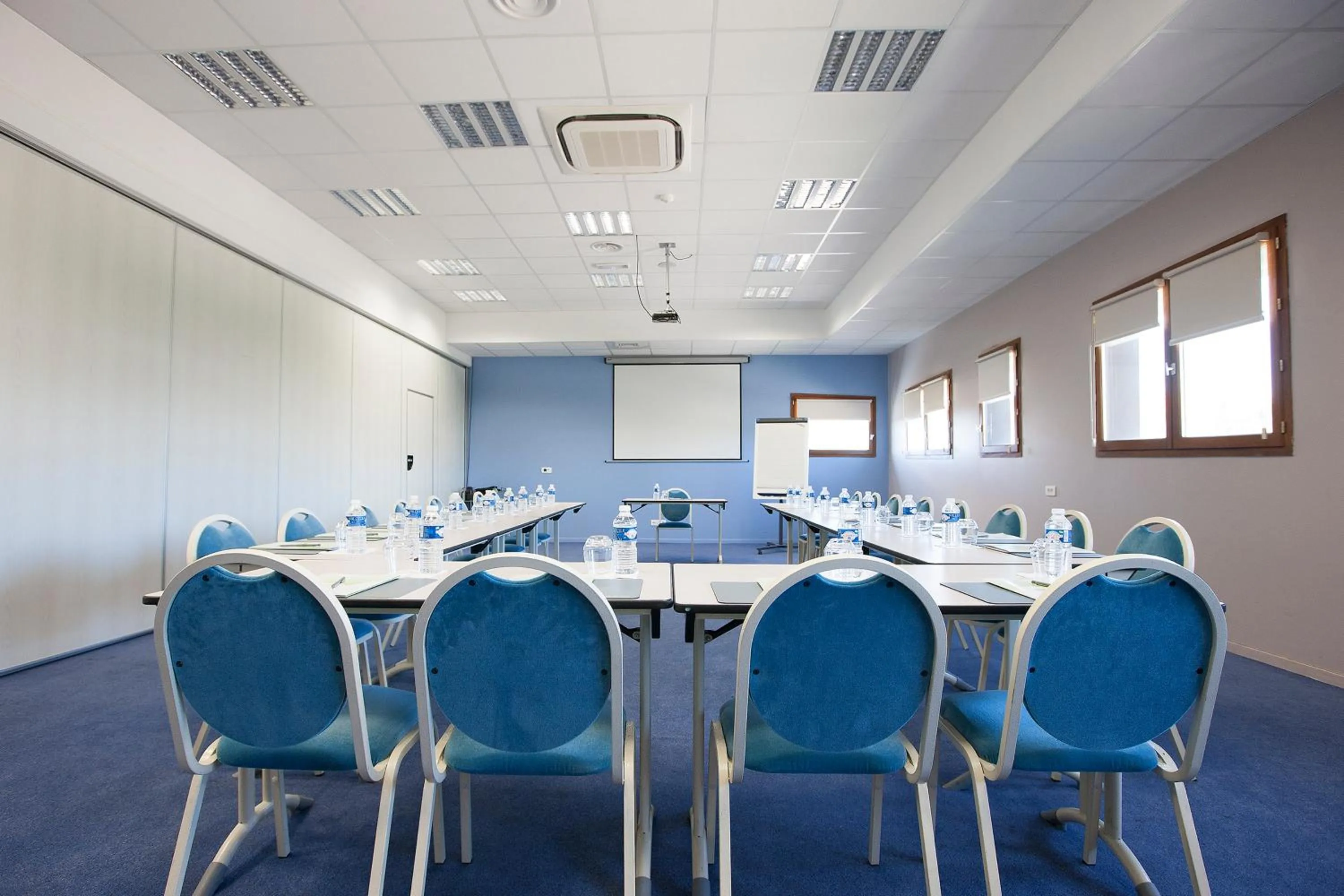 Business facilities in Campanile Narbonne A9/A61