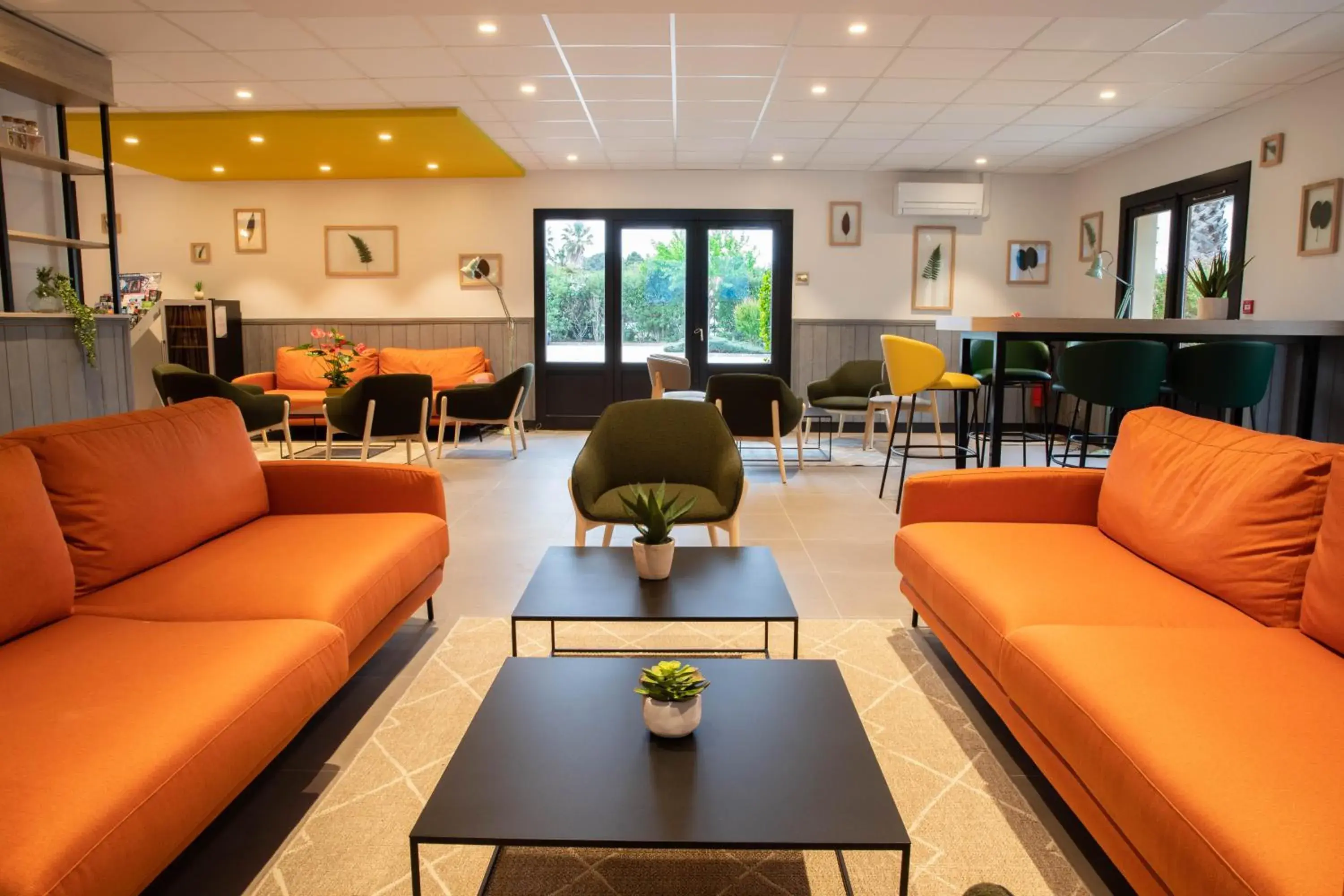 Lounge or bar in Campanile Narbonne A9/A61 Lounge or bar in Campanile Narbonne A9/A61