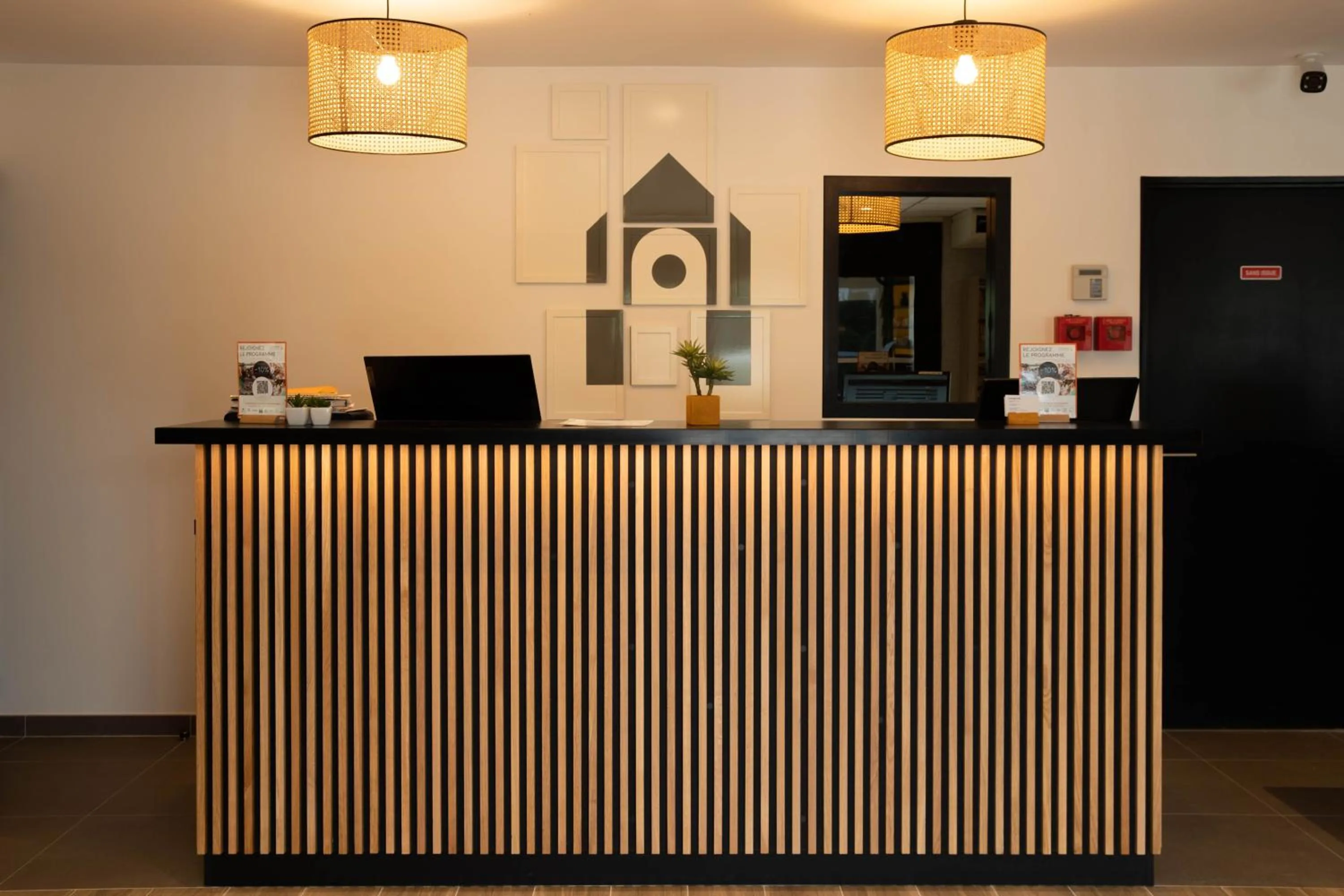 Lobby or reception in Campanile Narbonne A9/A61