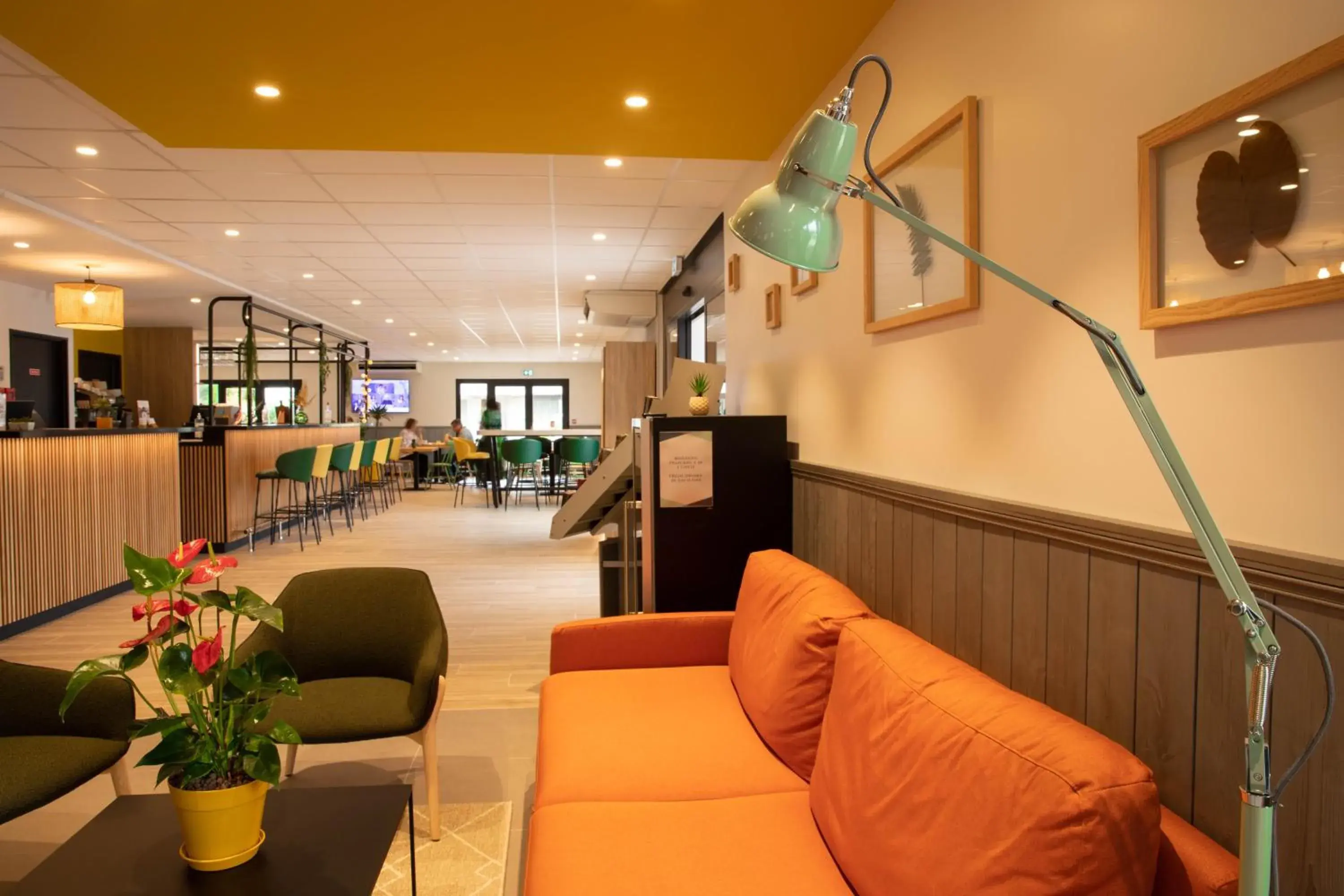 Lounge or bar in Campanile Narbonne A9/A61 Lounge or bar in Campanile Narbonne A9/A61