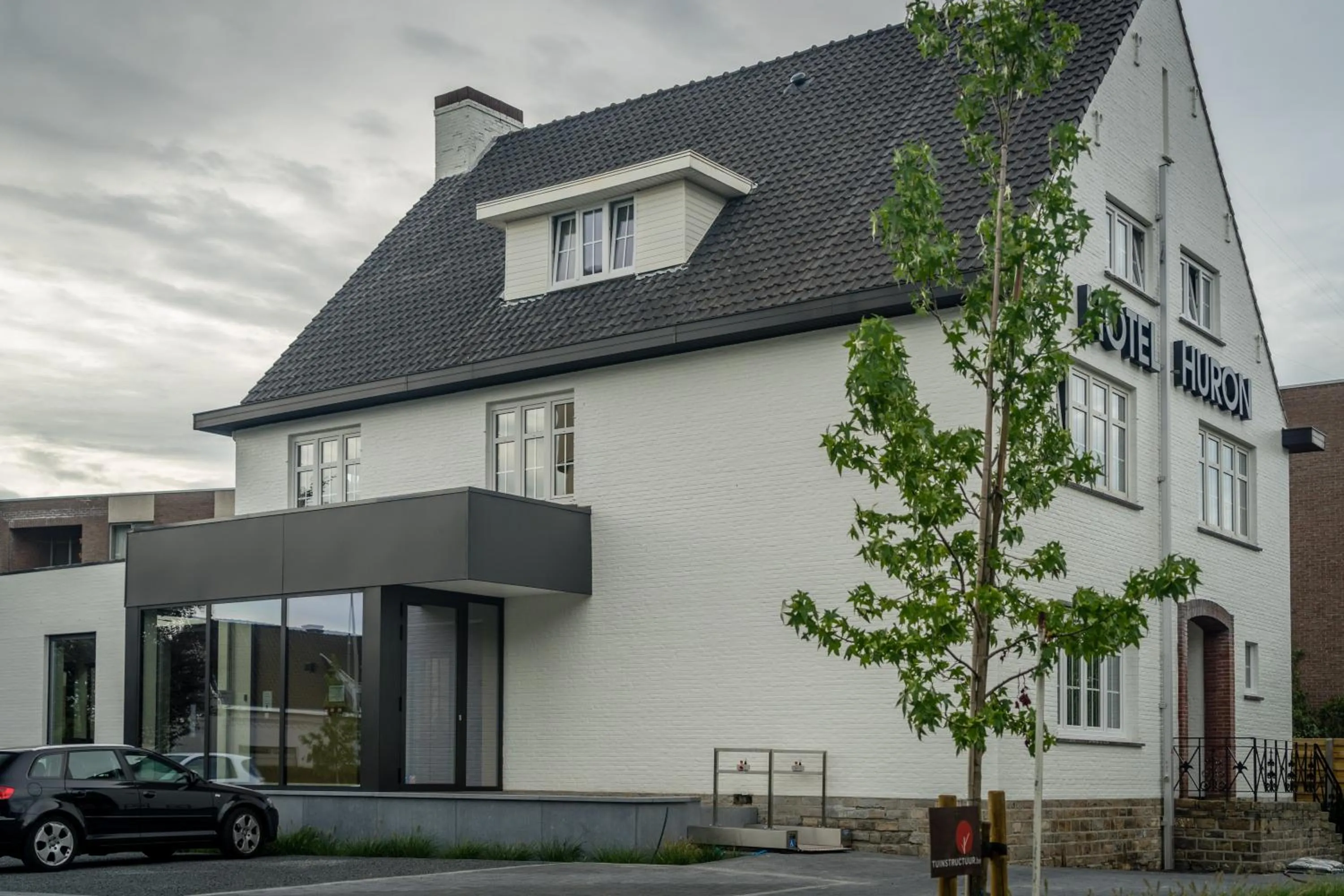 Property building in Hotel Huron