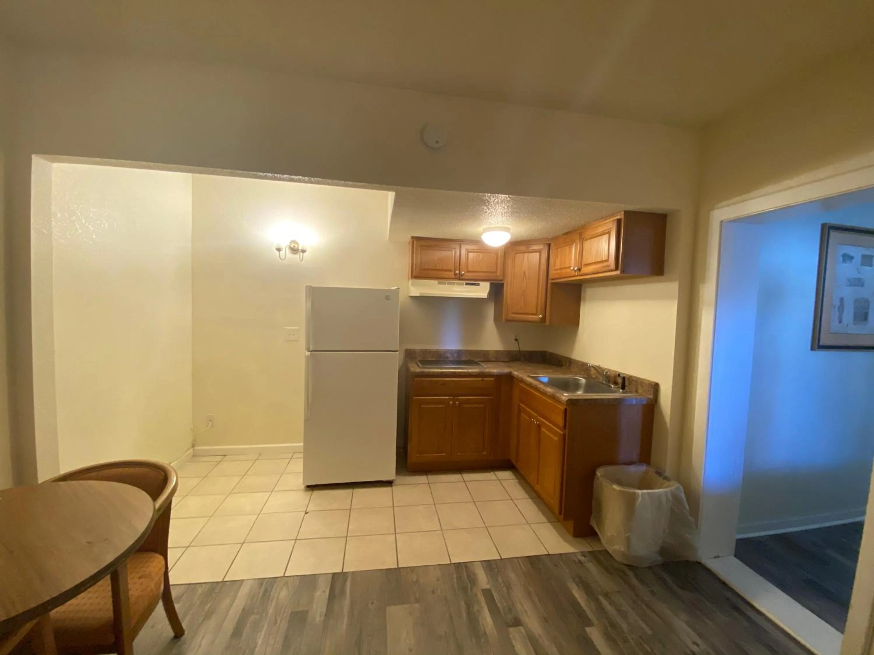 Traveler's Place Inn & Suites