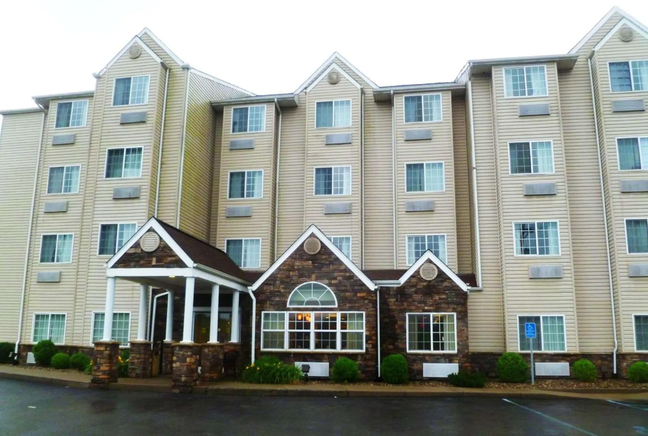 Property building in Sonesta Essential Morgantown