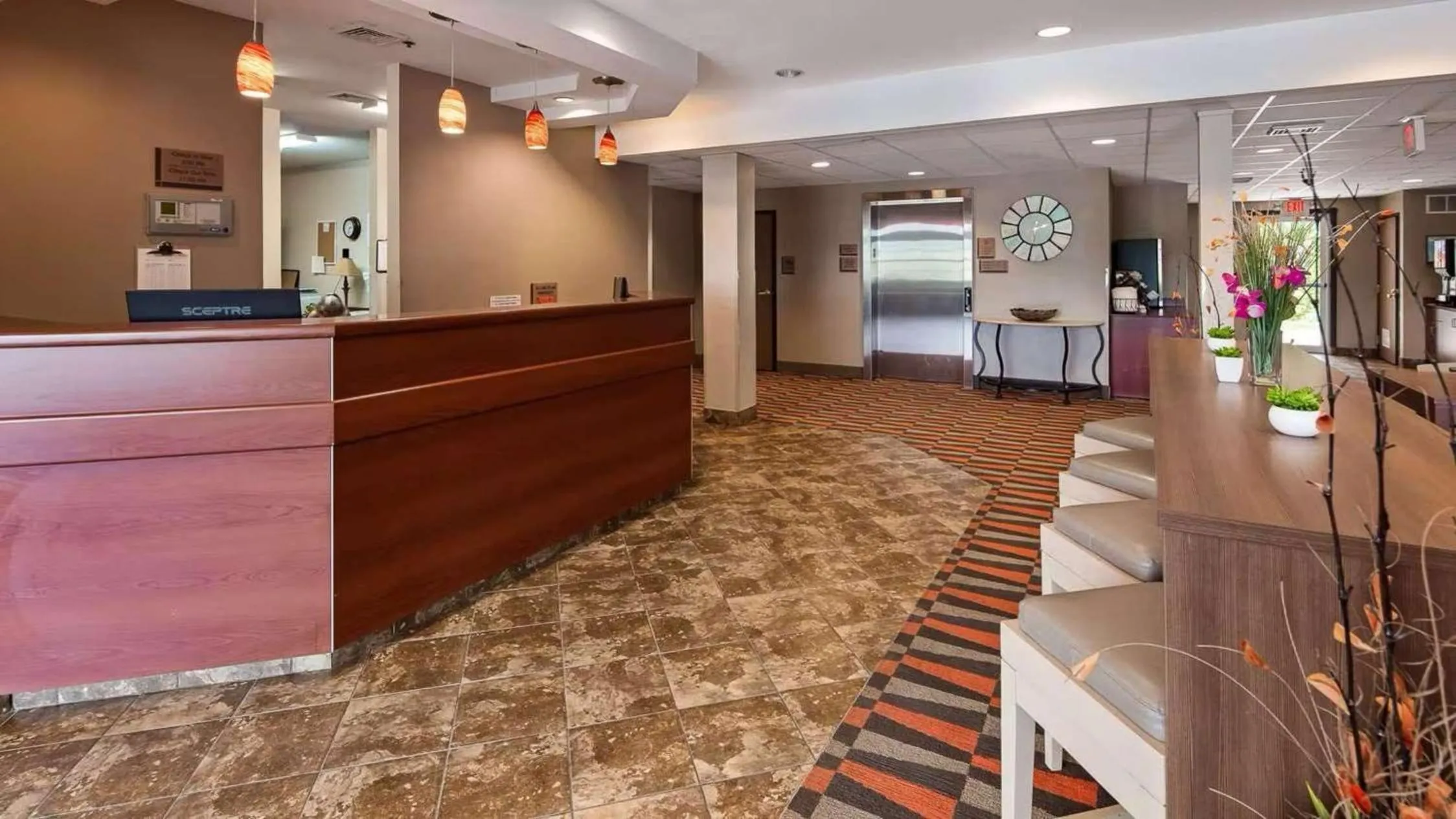 Lobby or reception in Sonesta Essential Morgantown