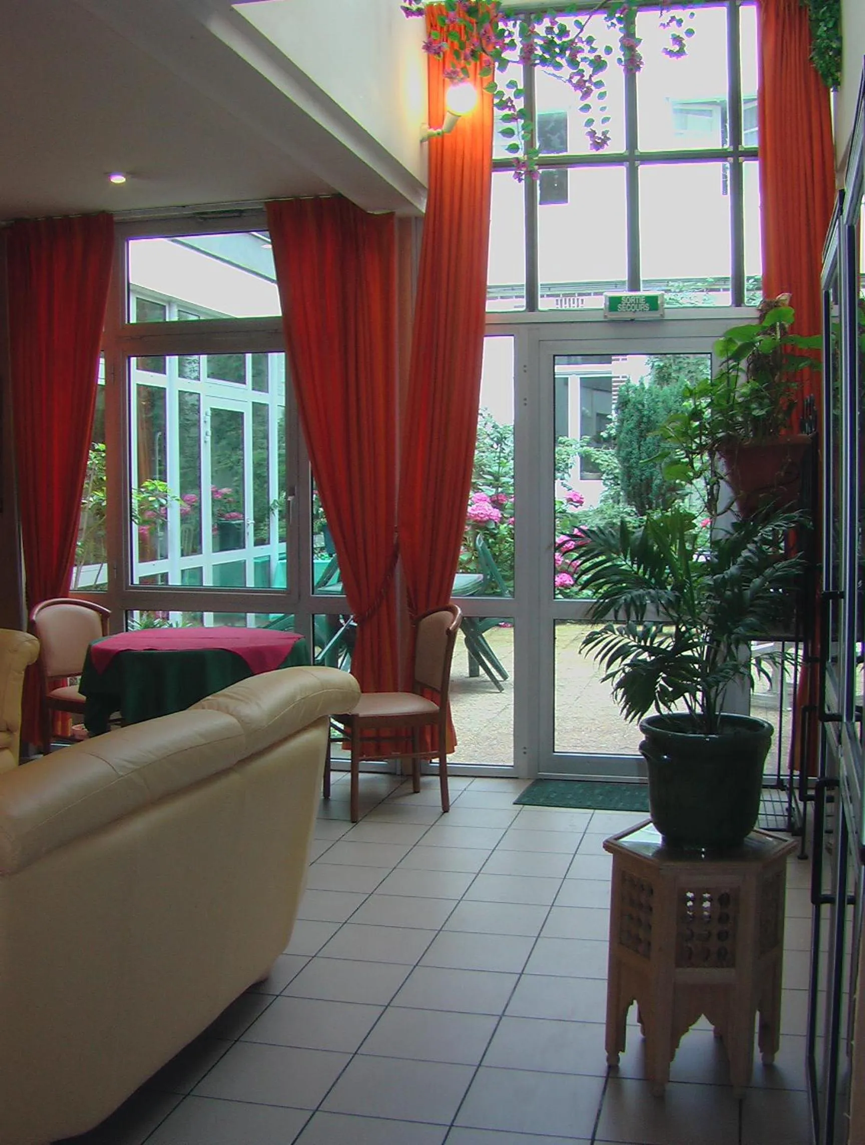 Property building in hotel les edelweiss