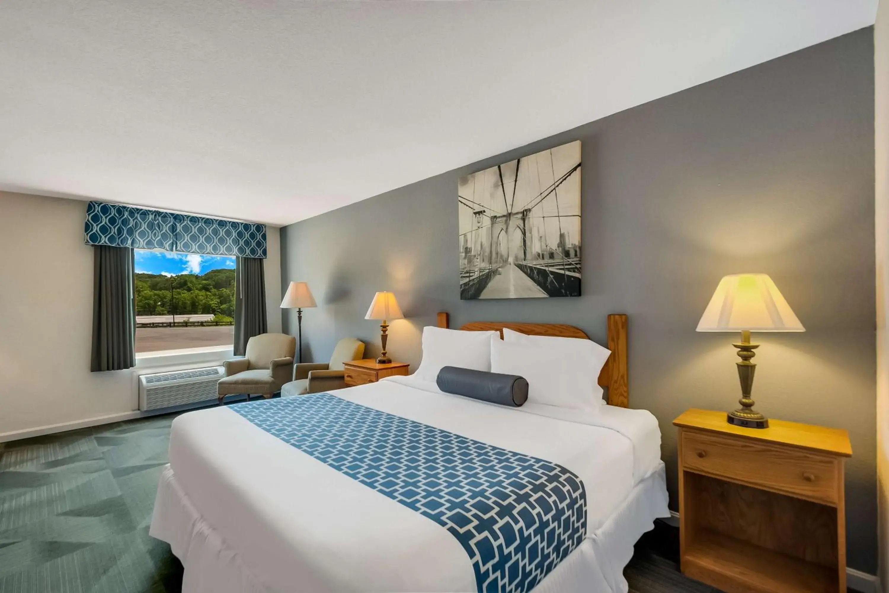 Bedroom, Bed in SureStay Plus Hotel by Best Western Berkeley Springs Bedroom, Bed in SureStay Plus Hotel by Best Western Berkeley Springs