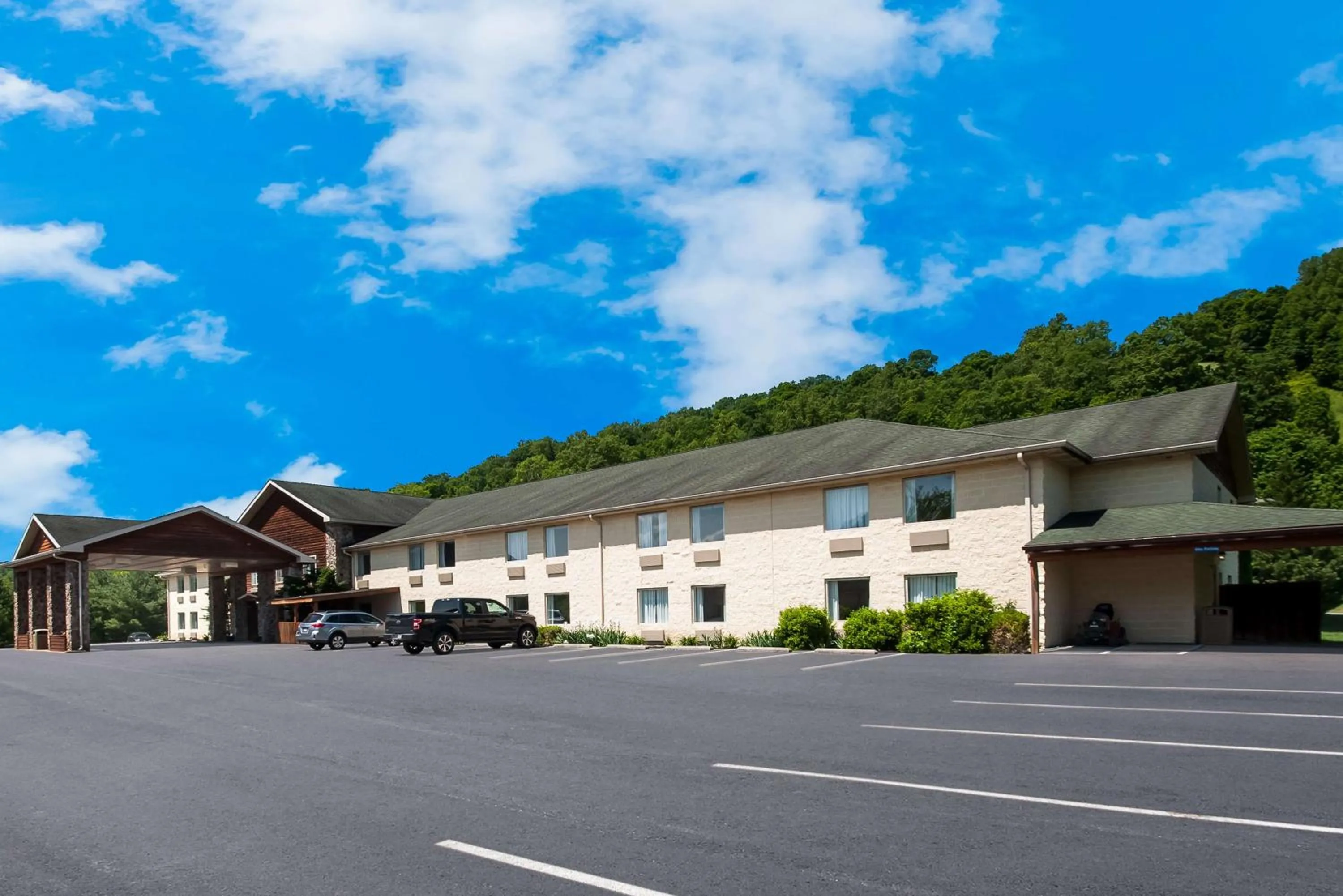 Property building in SureStay Plus Hotel by Best Western Berkeley Springs