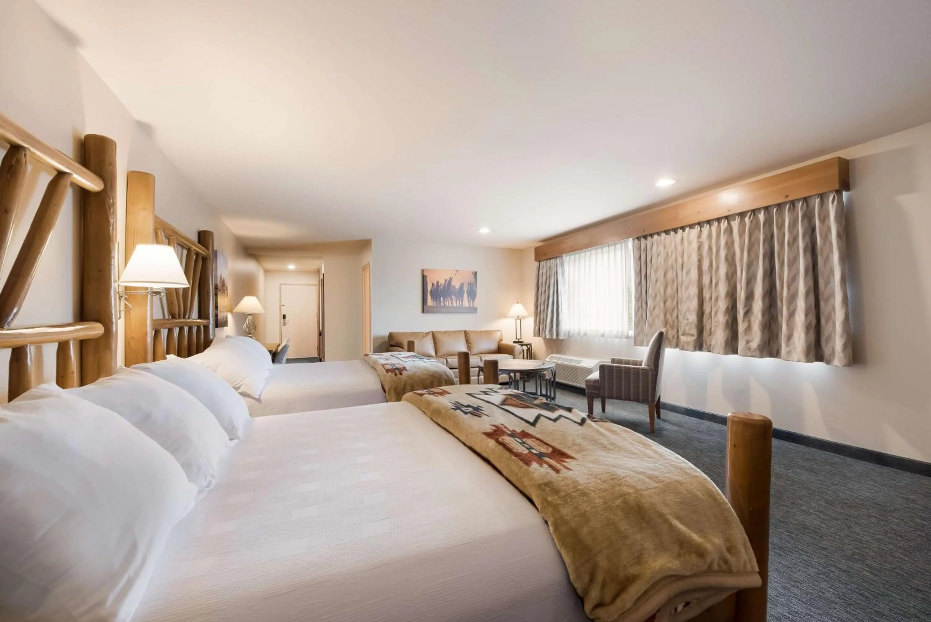 Bedroom, Bed in Best Western Plus Kentwood Lodge