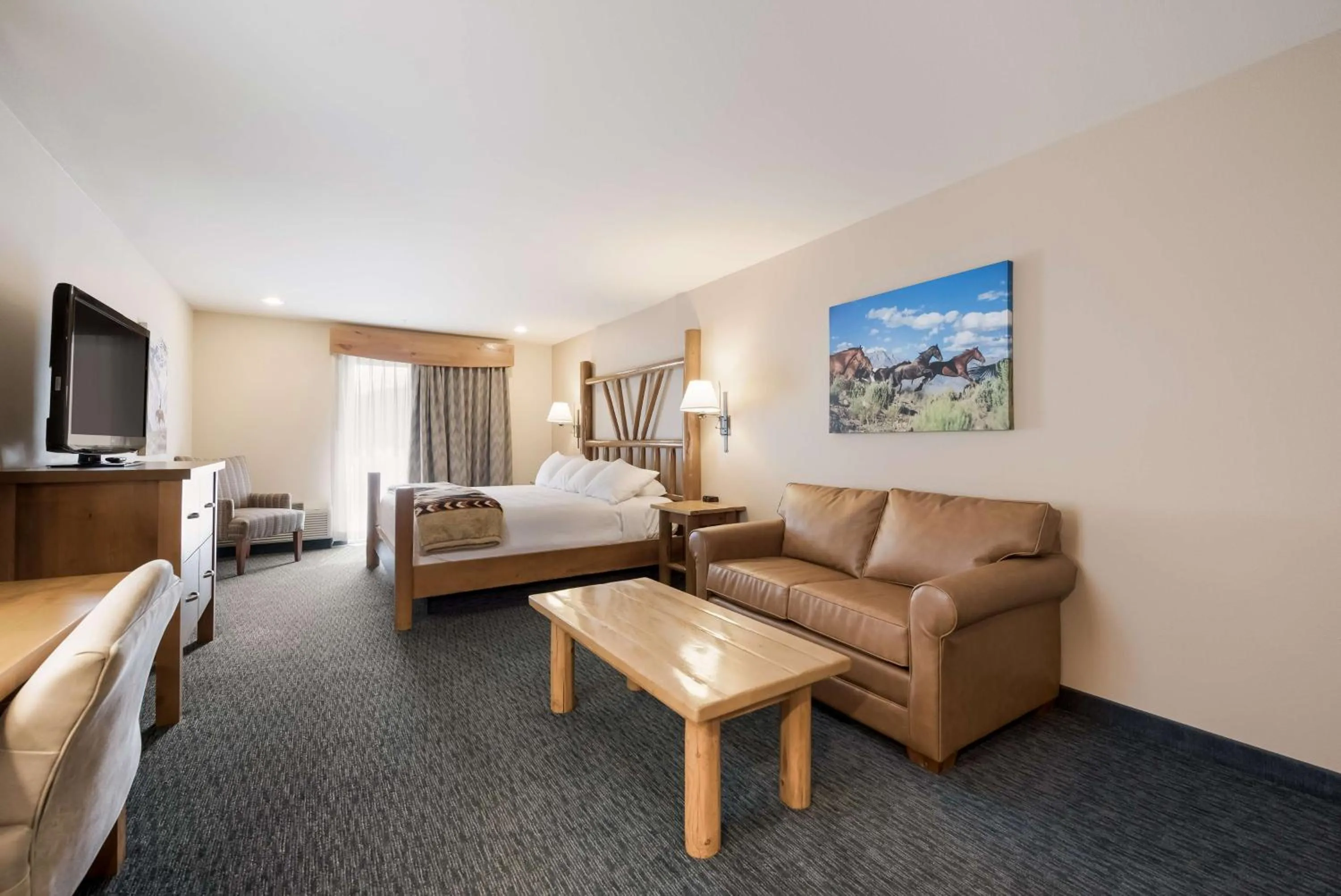 Bedroom, Bed in Best Western Plus Kentwood Lodge