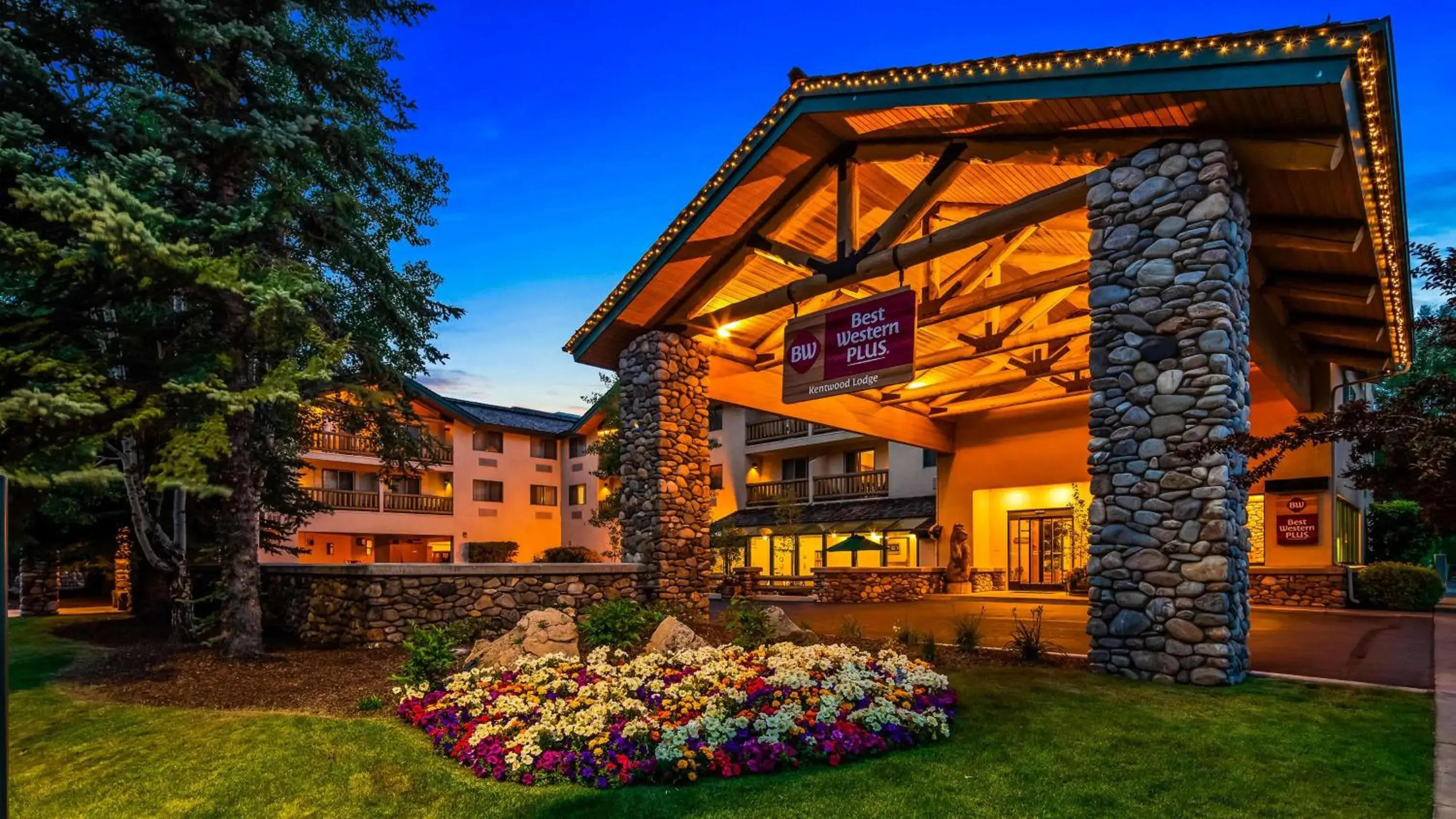 Property building in Best Western Plus Kentwood Lodge Property building in Best Western Plus Kentwood Lodge