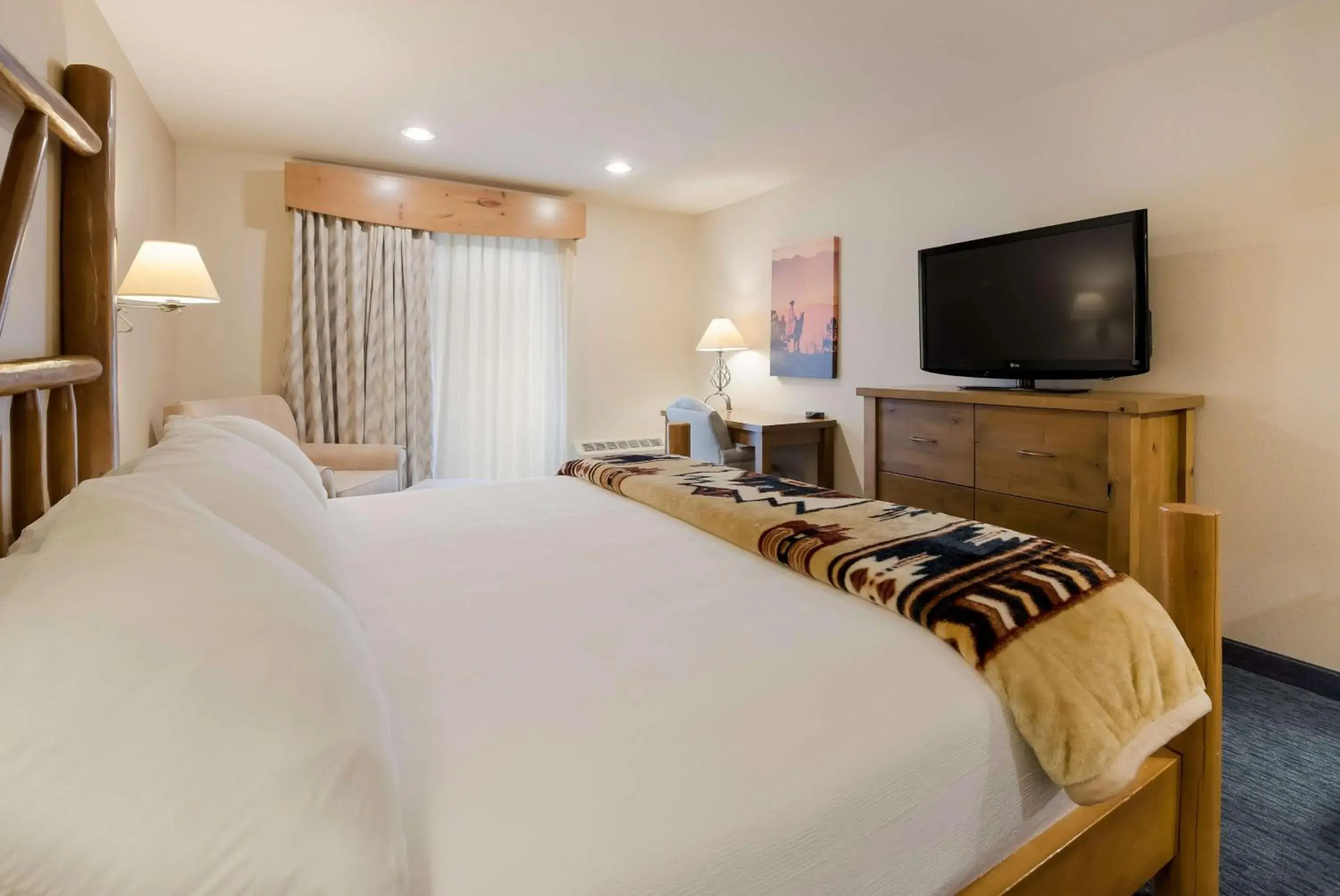 Bedroom, Bed in Best Western Plus Kentwood Lodge Bedroom, Bed in Best Western Plus Kentwood Lodge