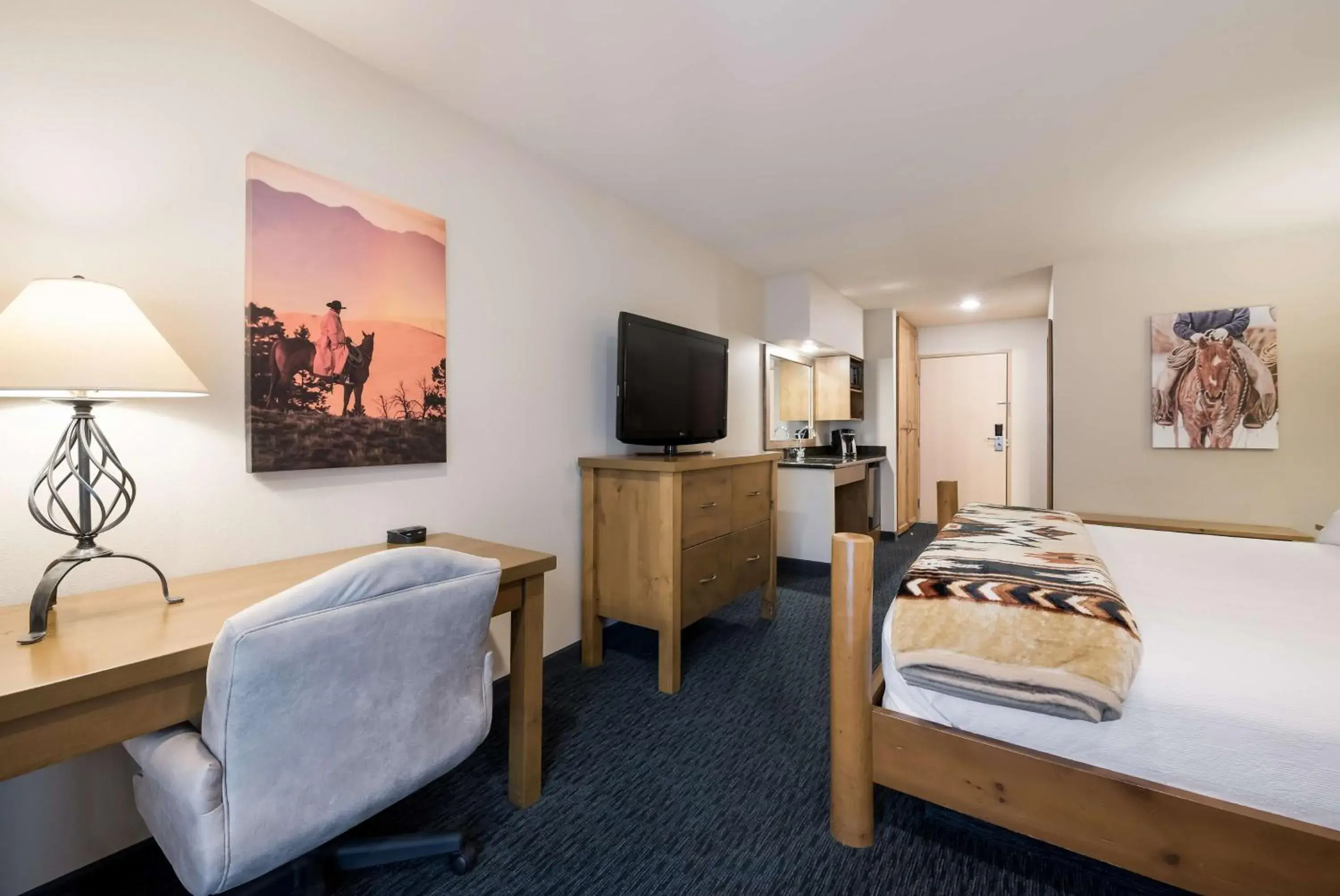 Bedroom, Bed in Best Western Plus Kentwood Lodge Bedroom, Bed in Best Western Plus Kentwood Lodge