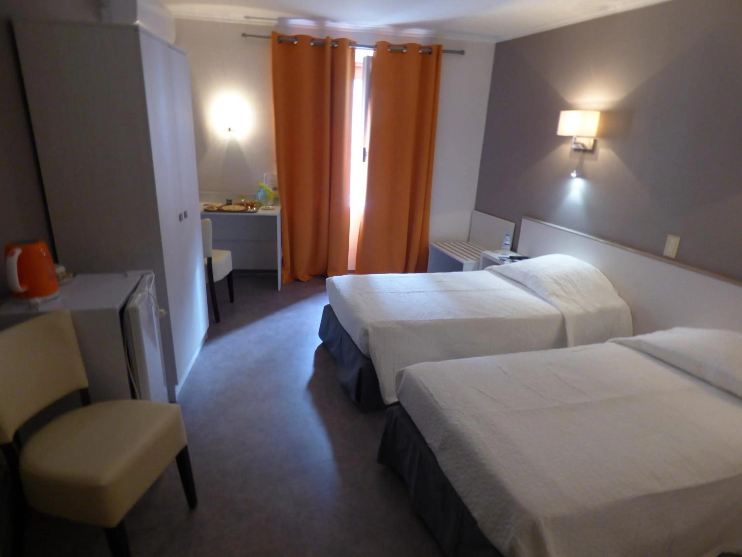 Photo of the whole room, Bed in Hotel du Centre