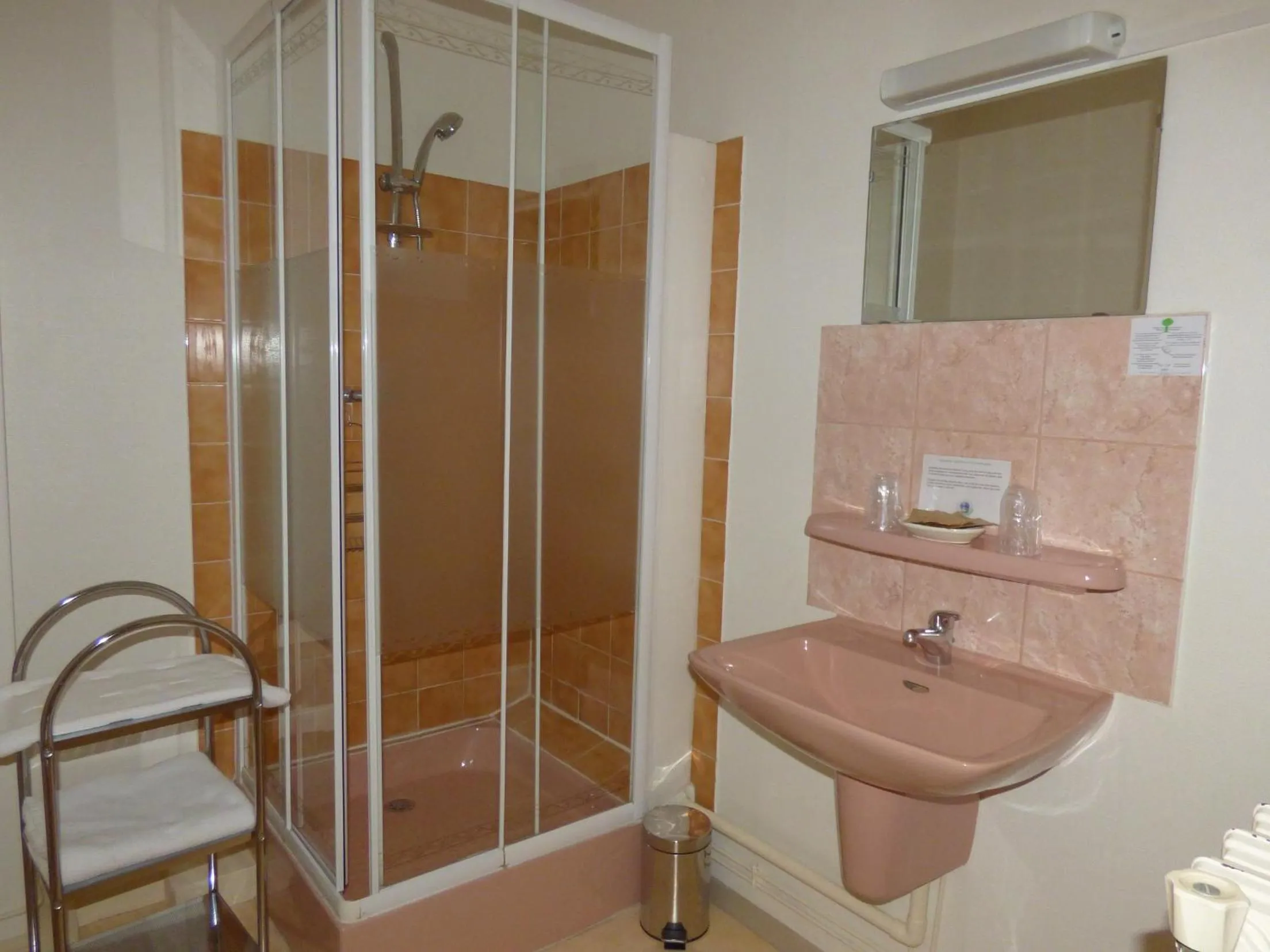 Bathroom in Hotel du Centre