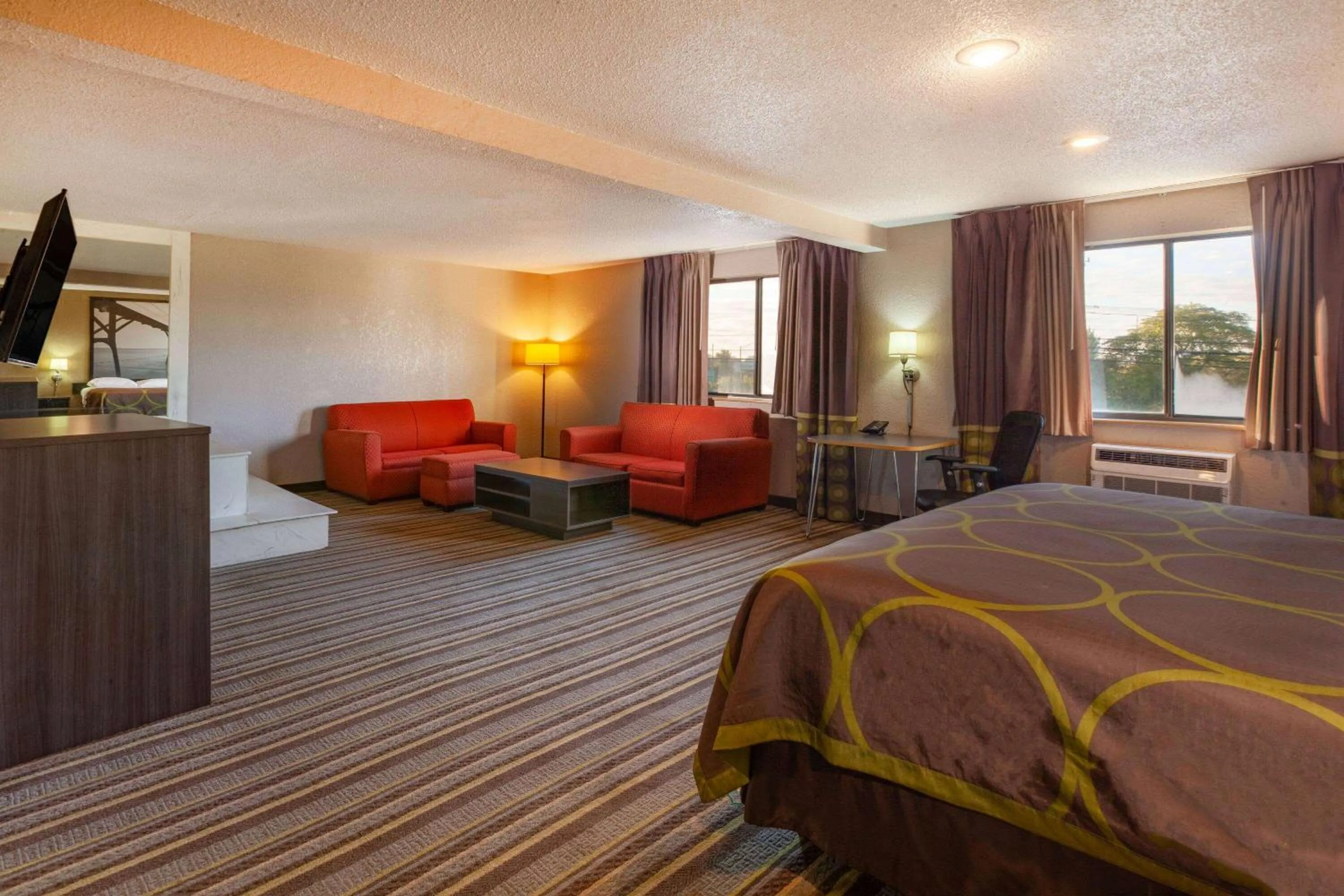 Bed in Super 8 by Wyndham Roseville/Detroit Area