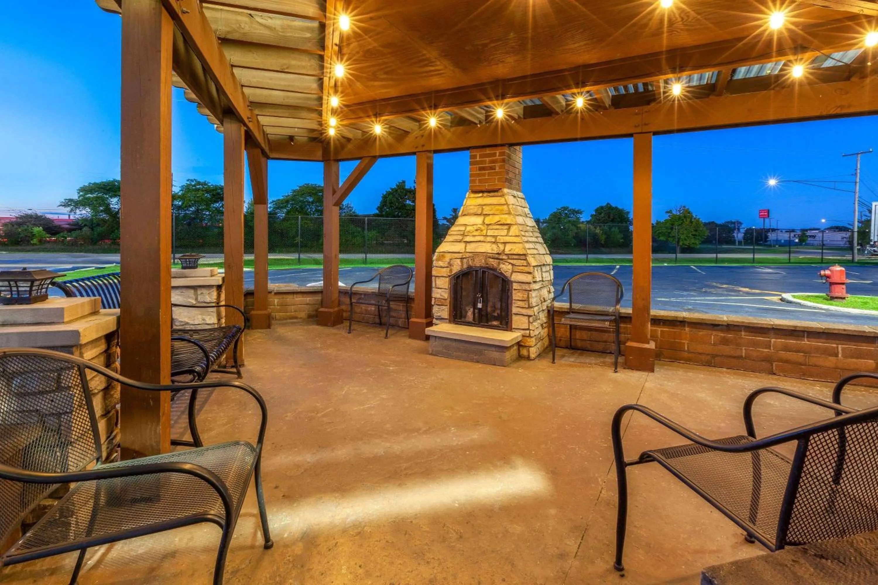 On site in Super 8 by Wyndham Roseville/Detroit Area