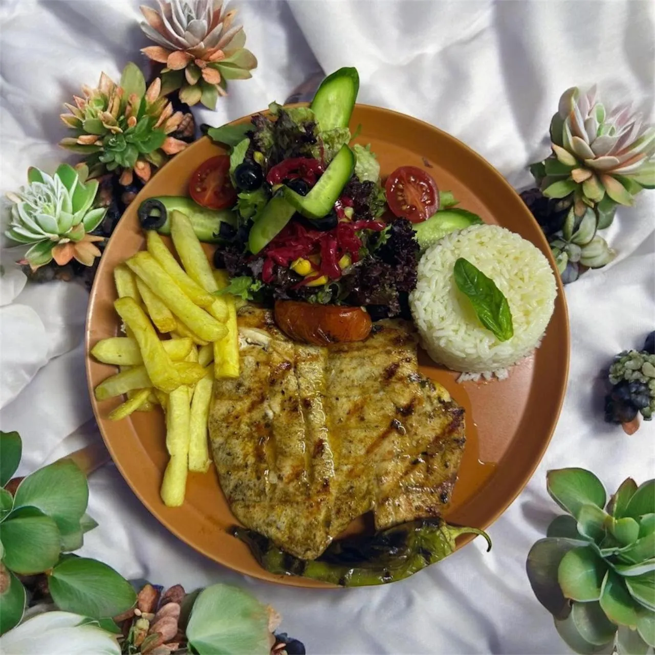 Restaurant/places to eat in madame roza