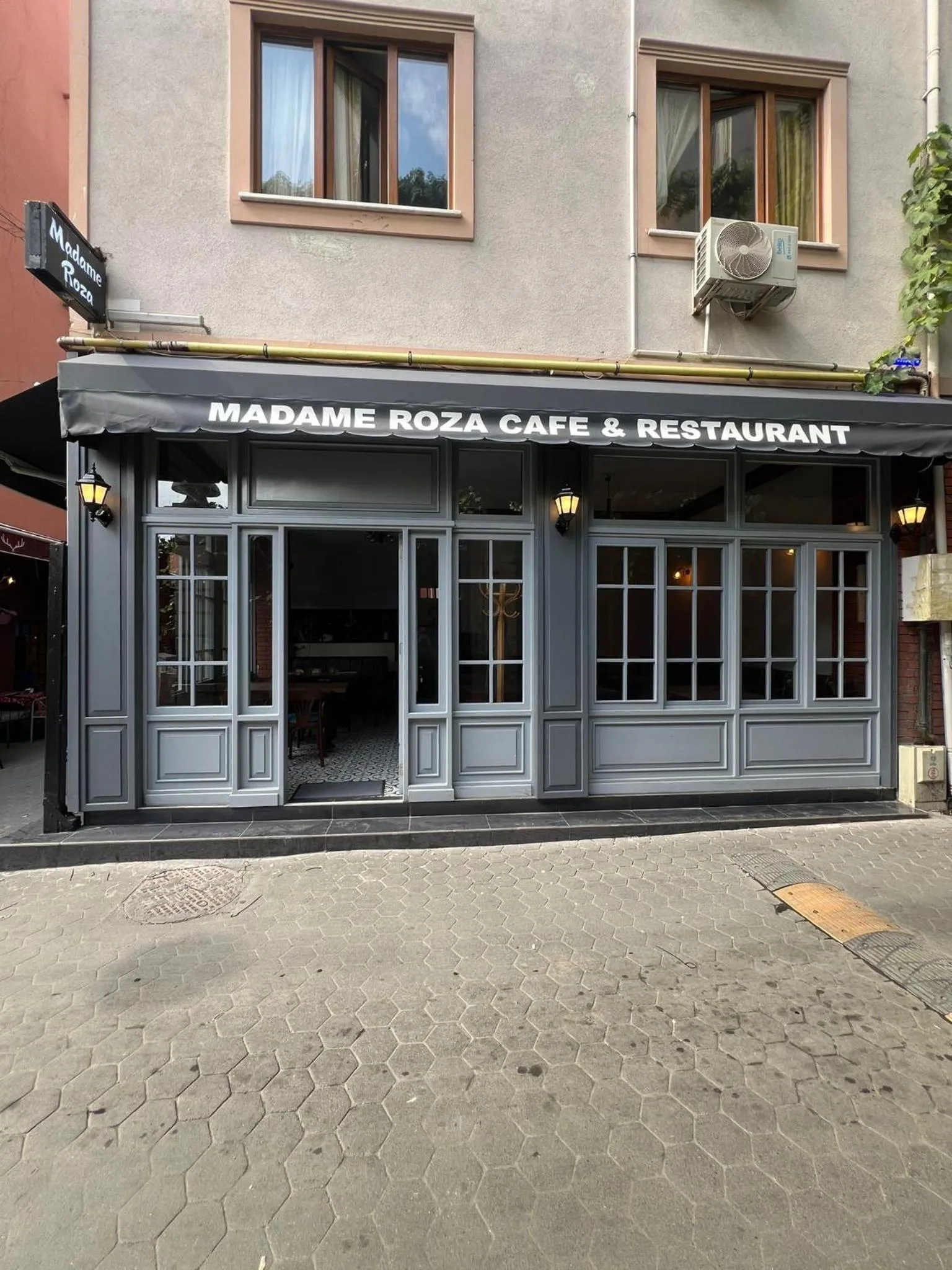 Property building in madame roza