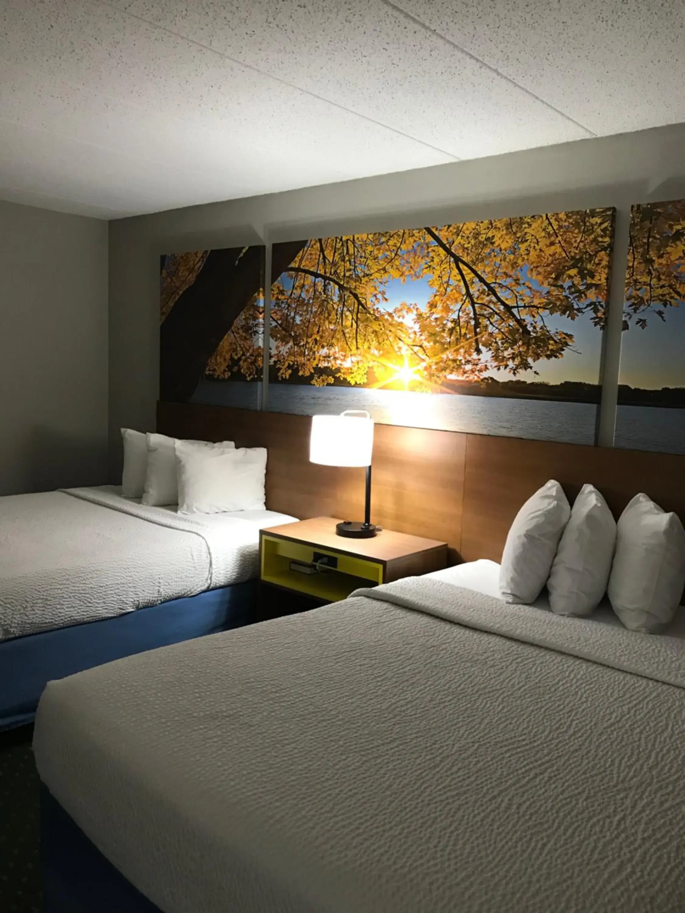 Bed in Days Inn by Wyndham International Falls Bed in Days Inn by Wyndham International Falls