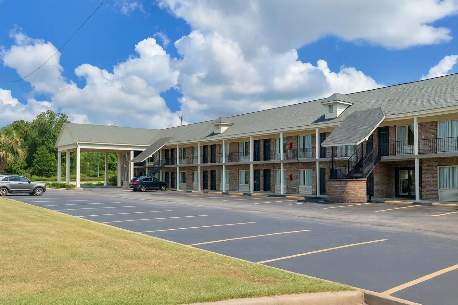 Property building in Best Inn Manning