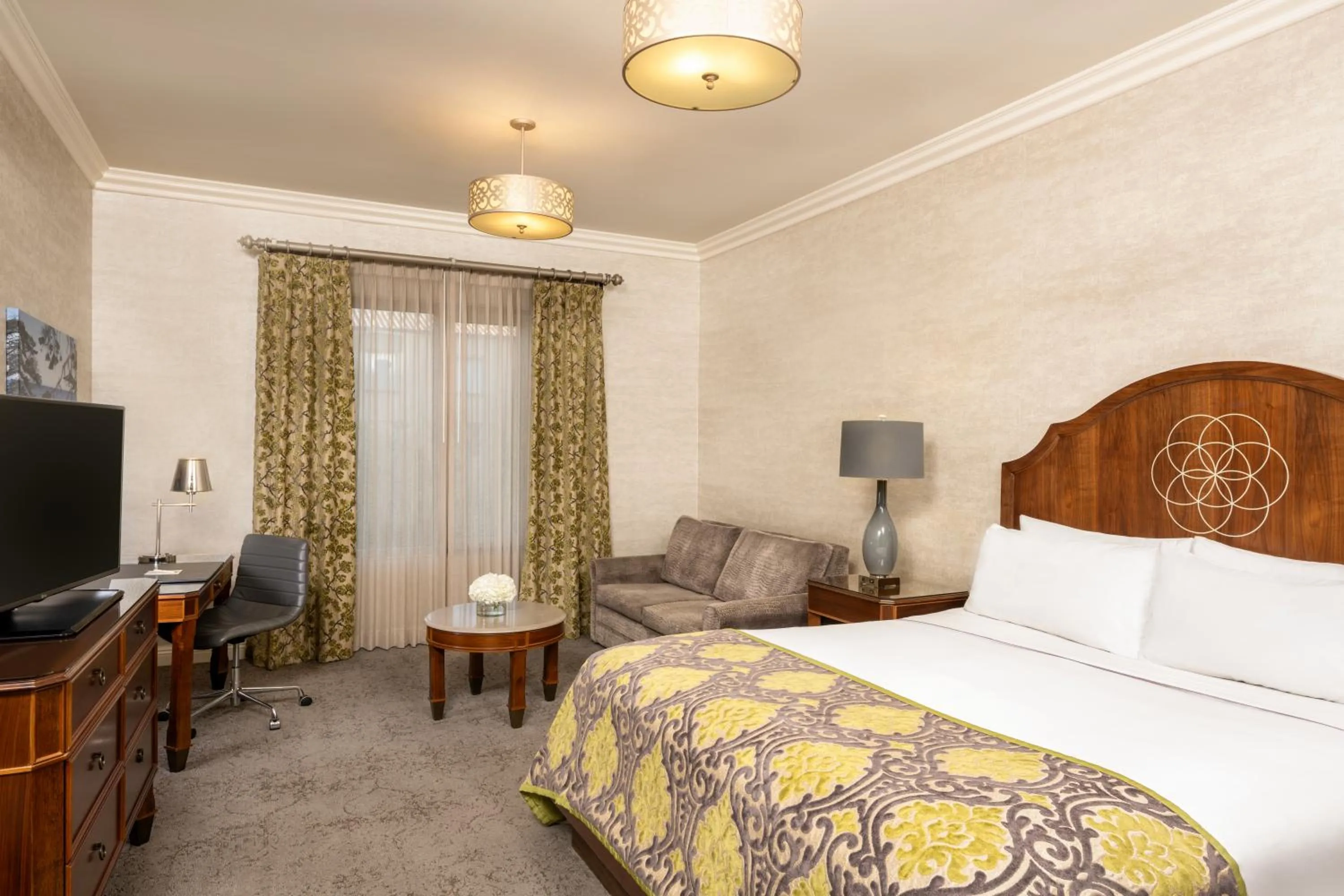 Photo of the whole room, Bed in Allegretto Vineyard Resort Paso Robles