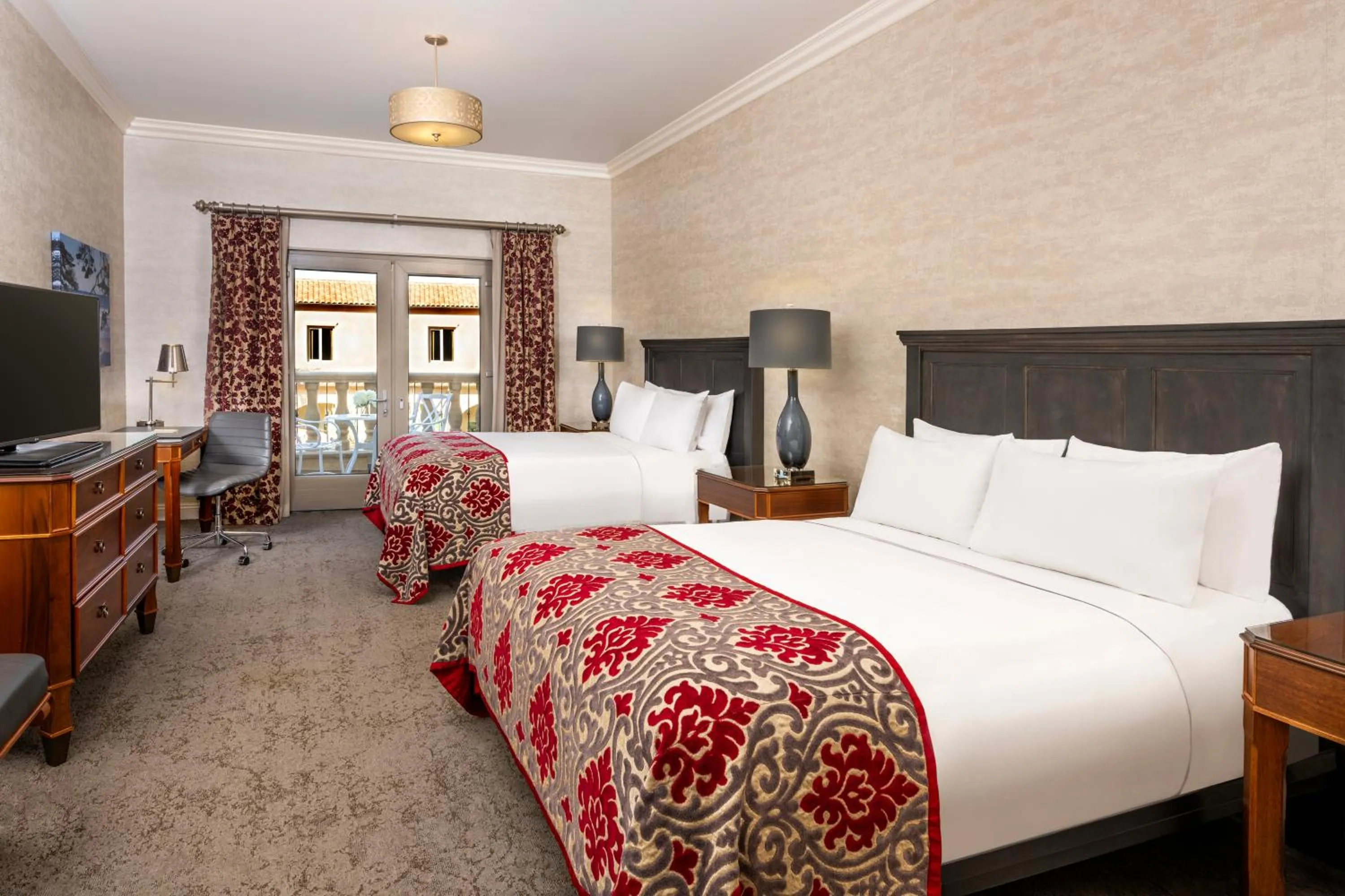 Balcony/Terrace, Bed in Allegretto Vineyard Resort Paso Robles