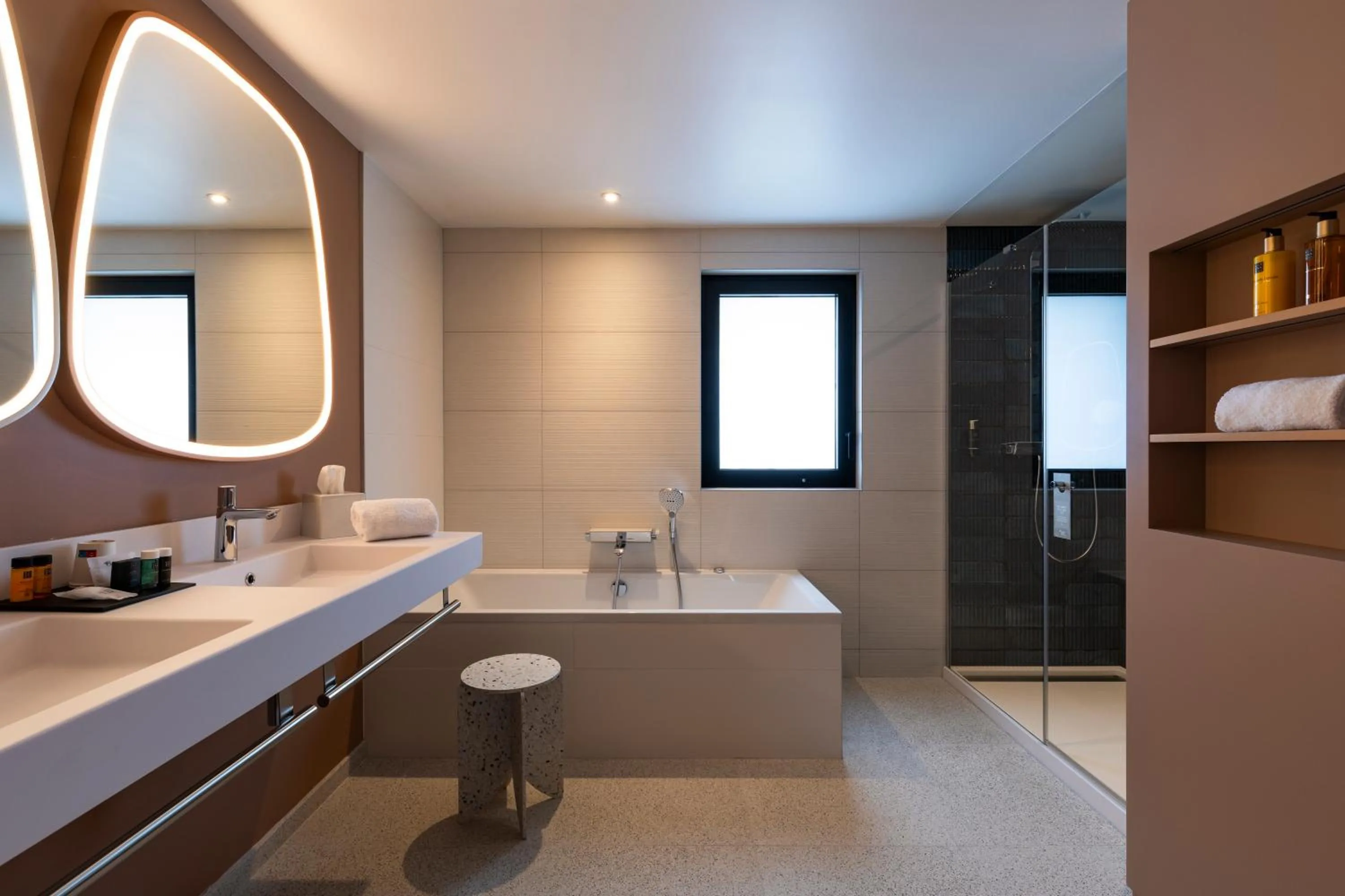 Bathroom in Oceania Saint Malo