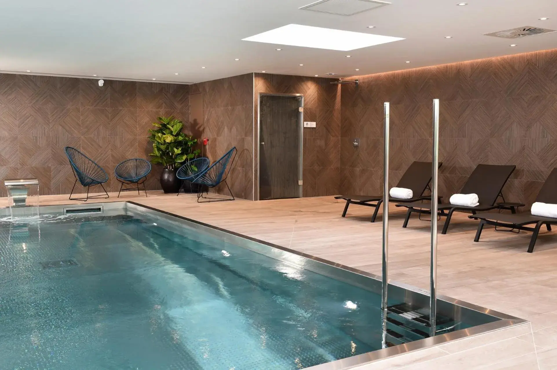 Swimming pool in Oceania Saint Malo Swimming pool in Oceania Saint Malo