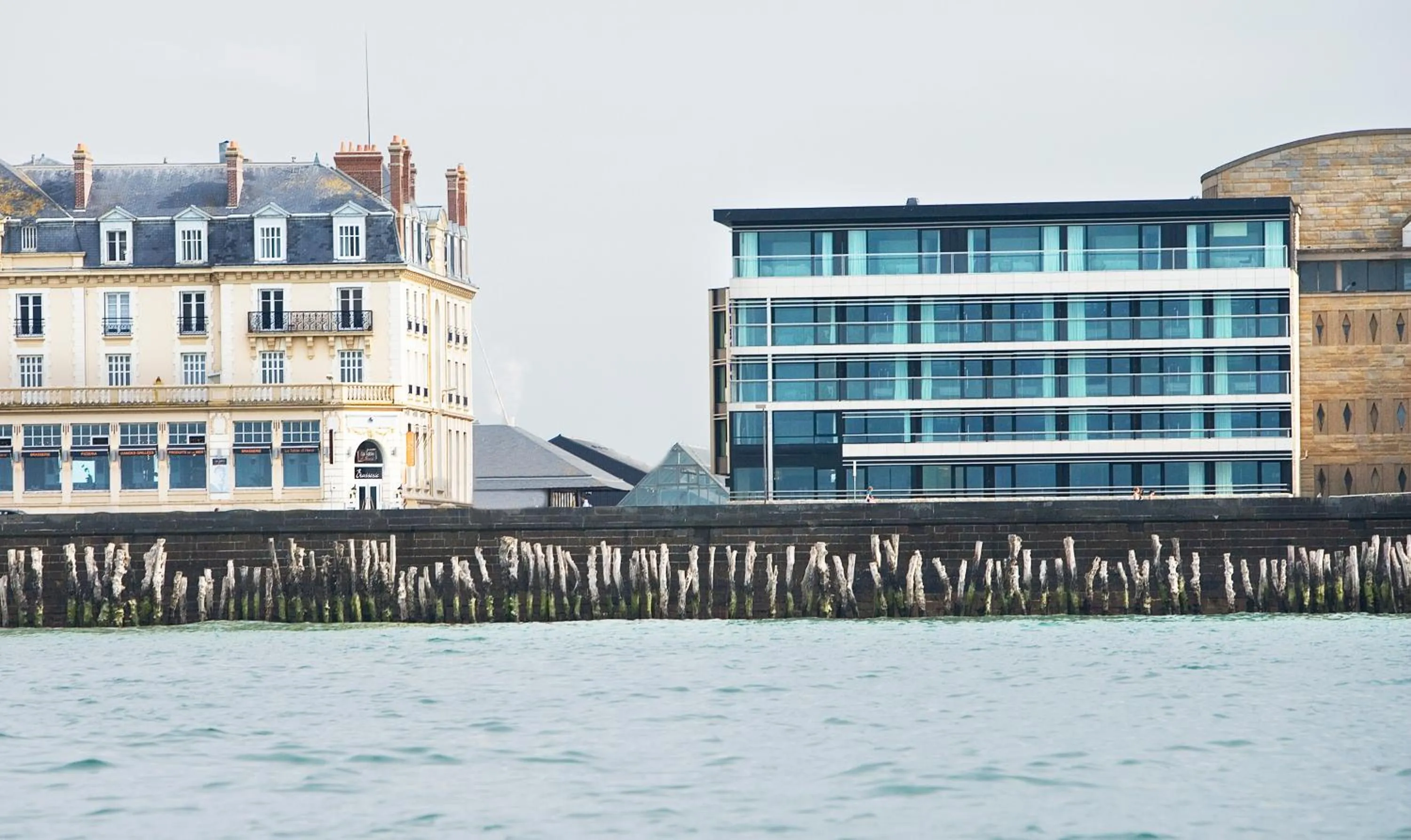 Property building in Oceania Saint Malo