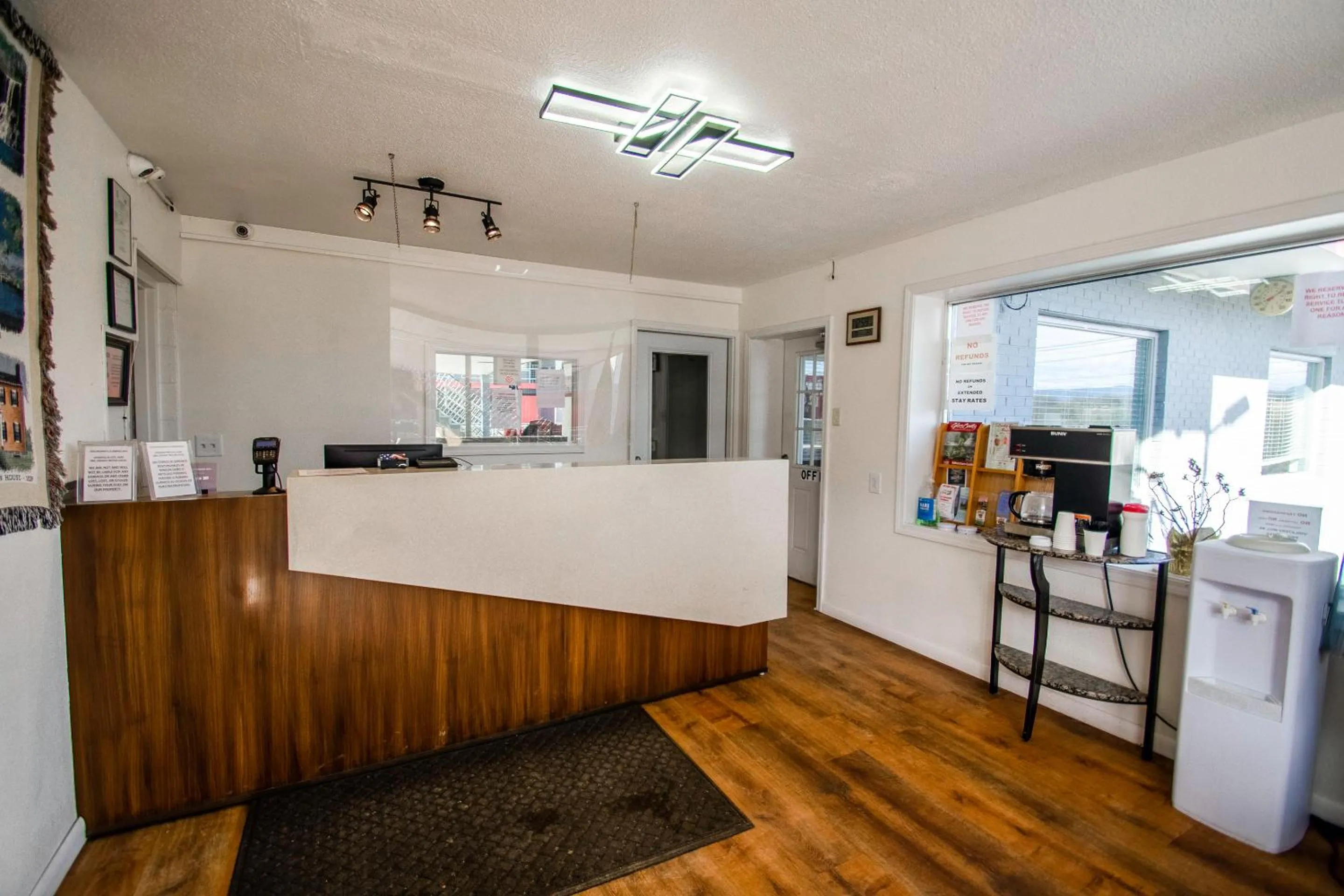 Lobby or reception in Holiday Lodge Virginia -Listing Partner