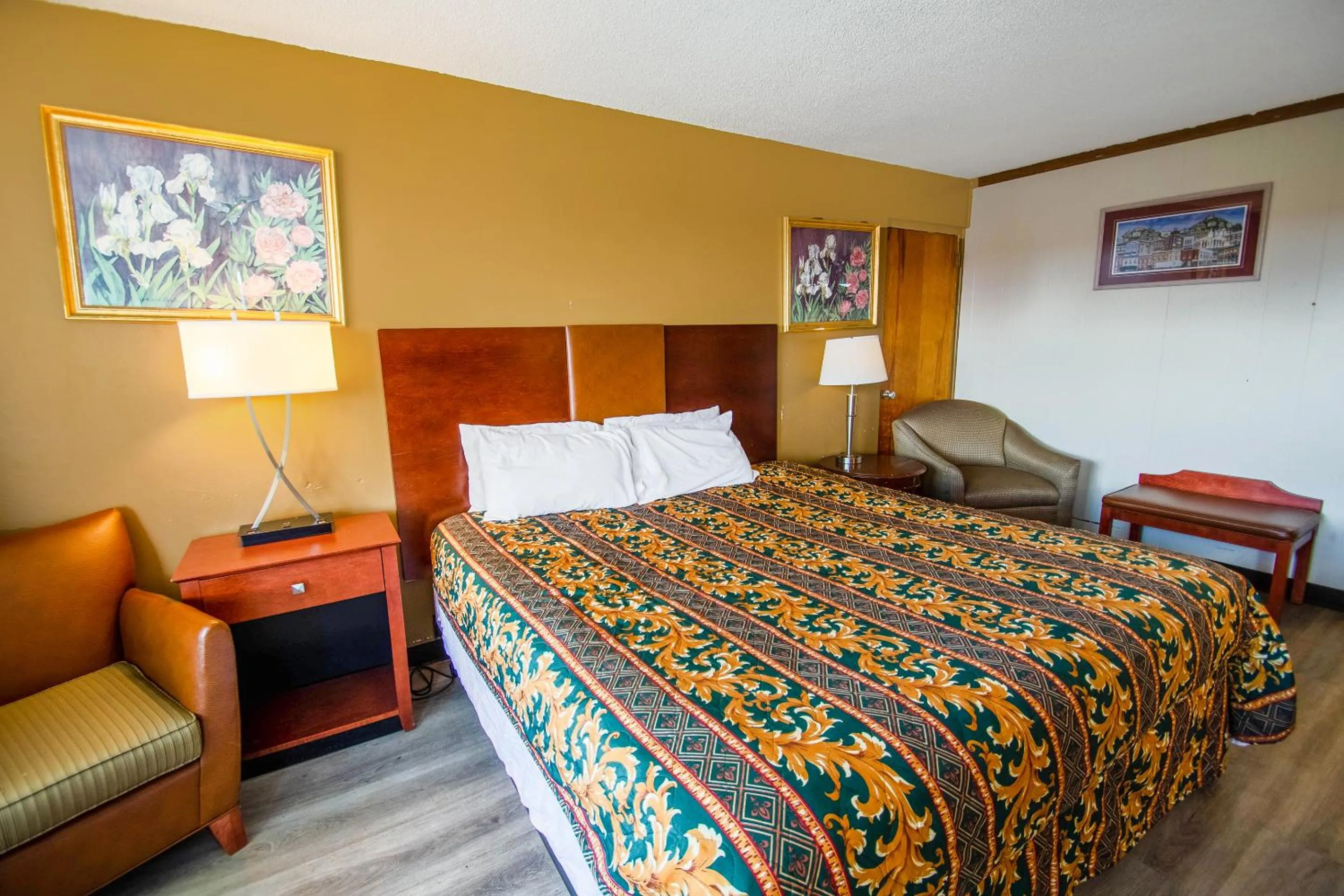 Bedroom in Holiday Lodge Virginia -Listing Partner