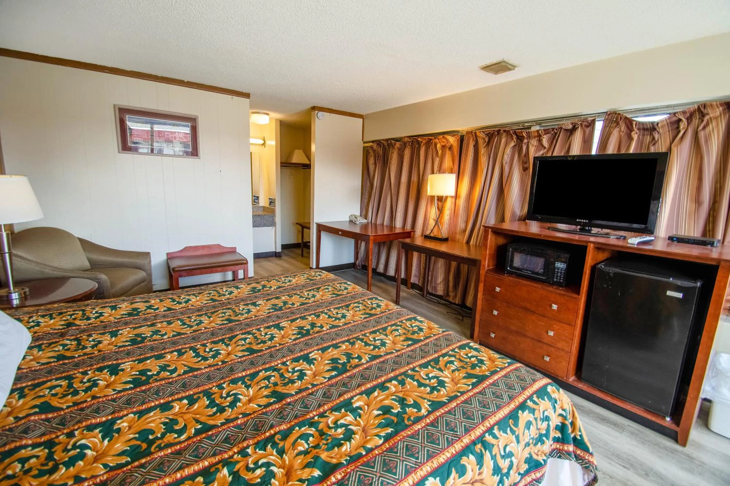 Bedroom in Holiday Lodge Virginia -Listing Partner