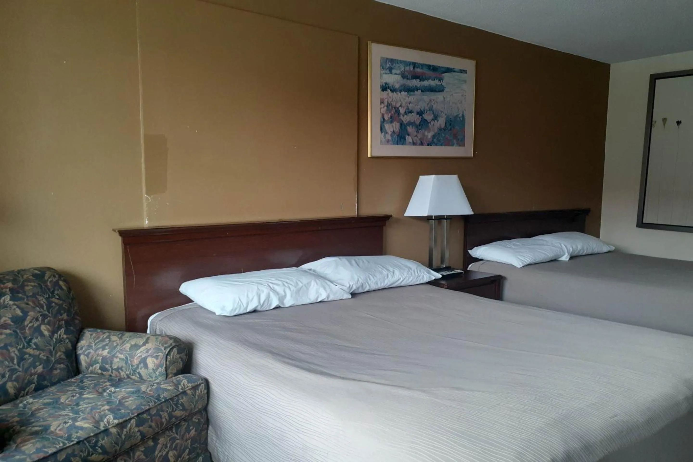 Bedroom in Holiday Lodge Virginia -Listing Partner