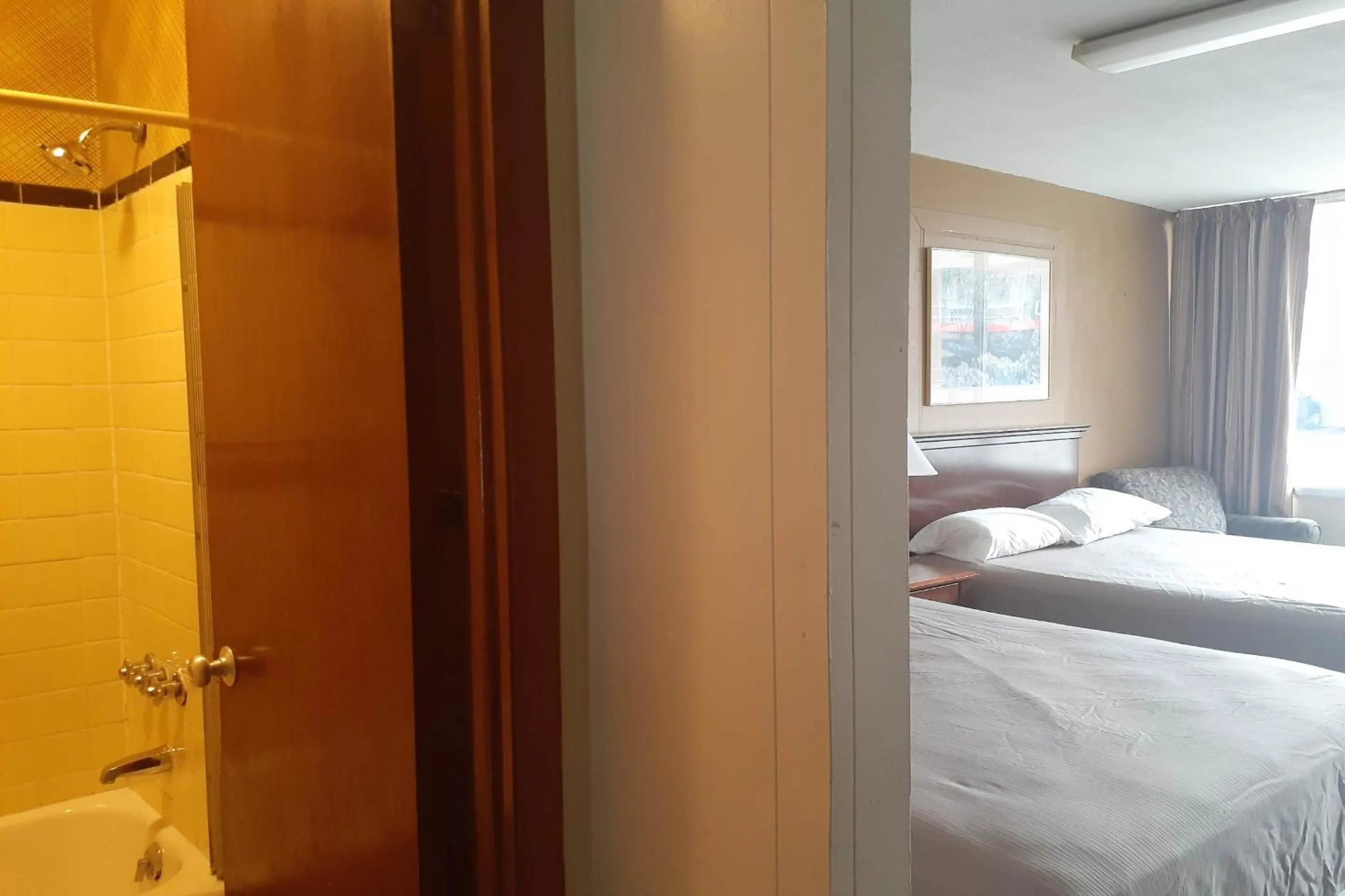 Bedroom in Holiday Lodge Virginia -Listing Partner