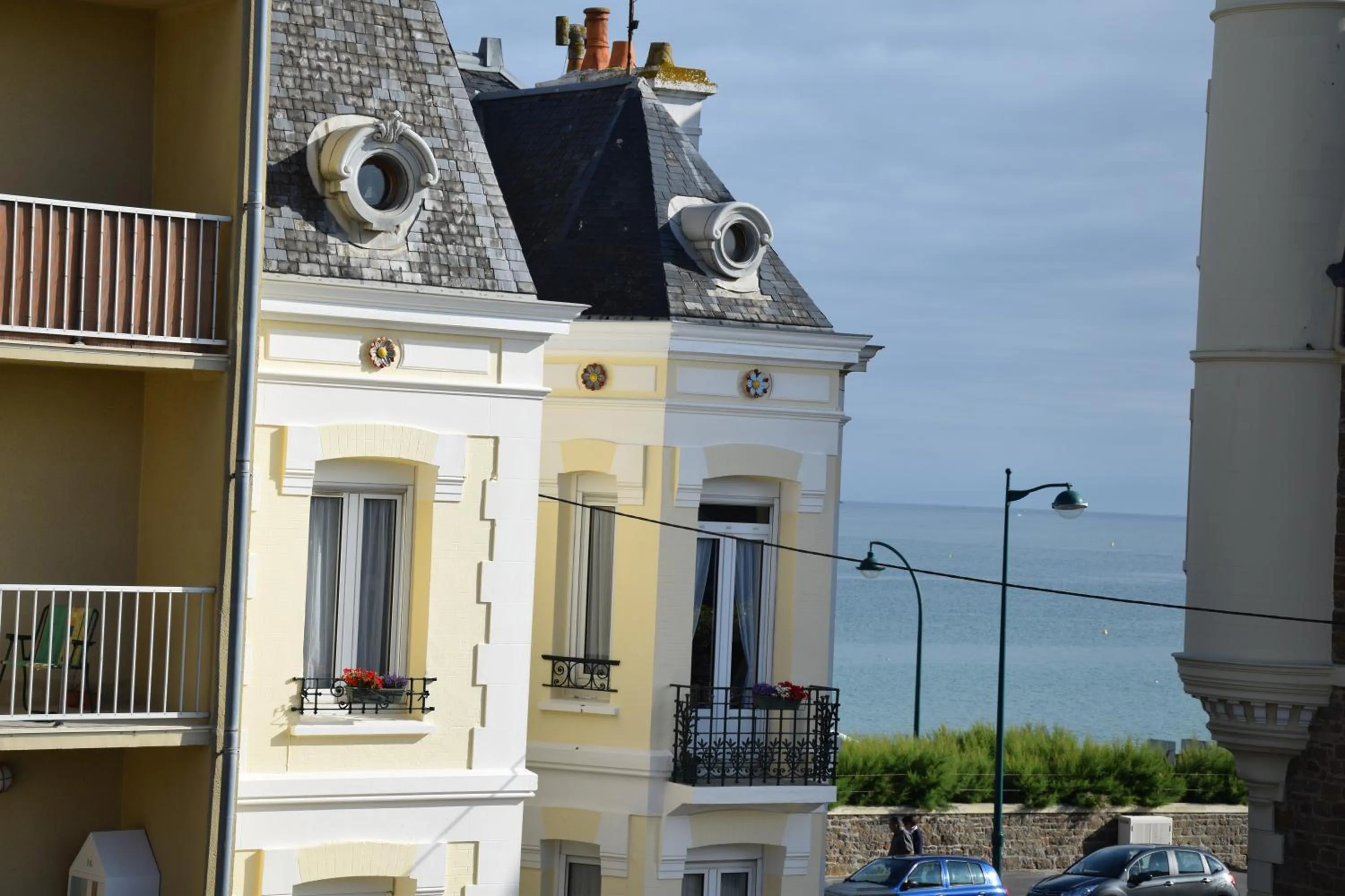 Property building in Escale Oceania Saint Malo