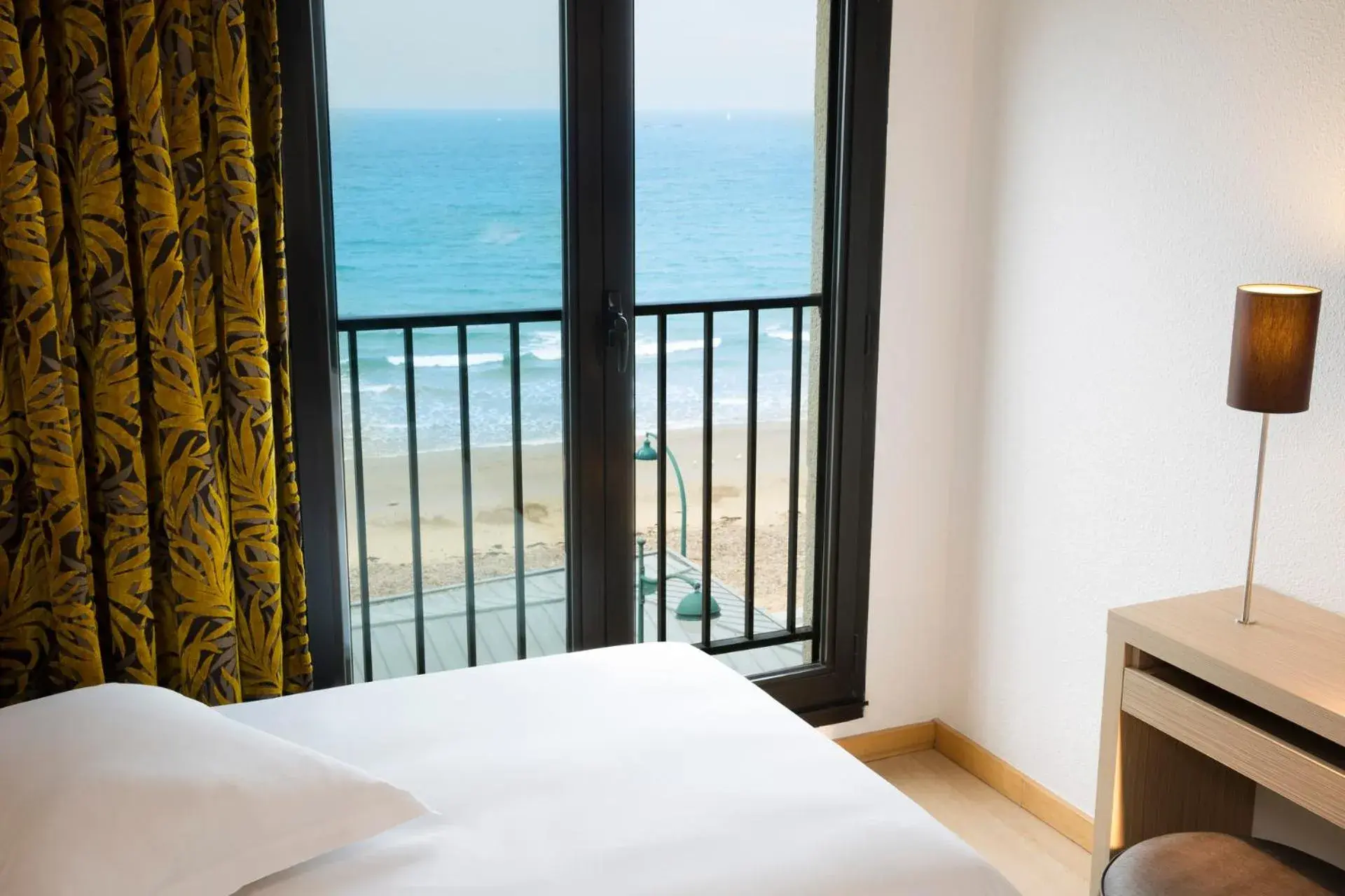 Sea view, Bed in Escale Oceania Saint Malo Sea view, Bed in Escale Oceania Saint Malo