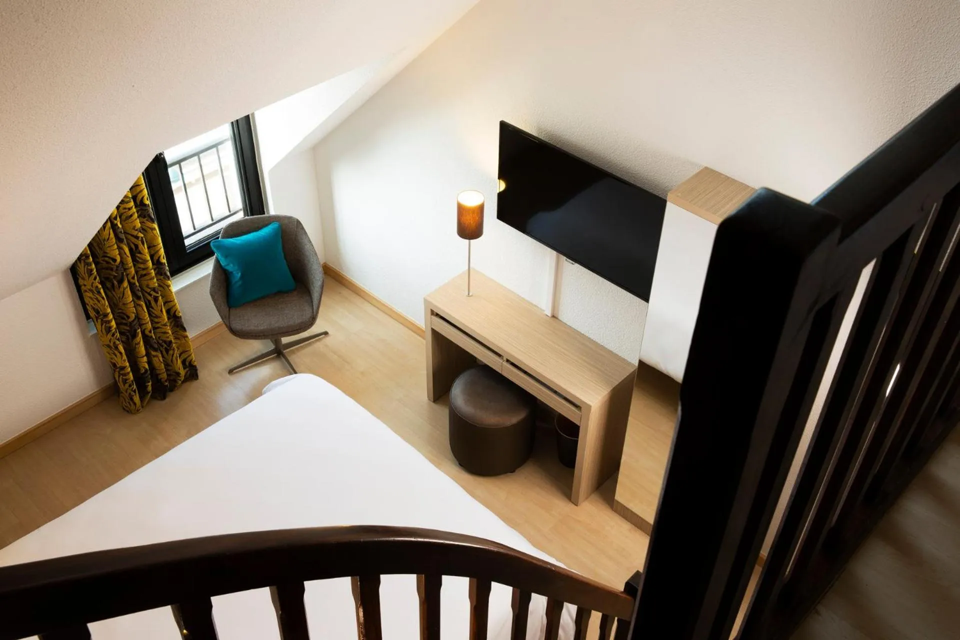 Photo of the whole room, Bed in Escale Oceania Saint Malo