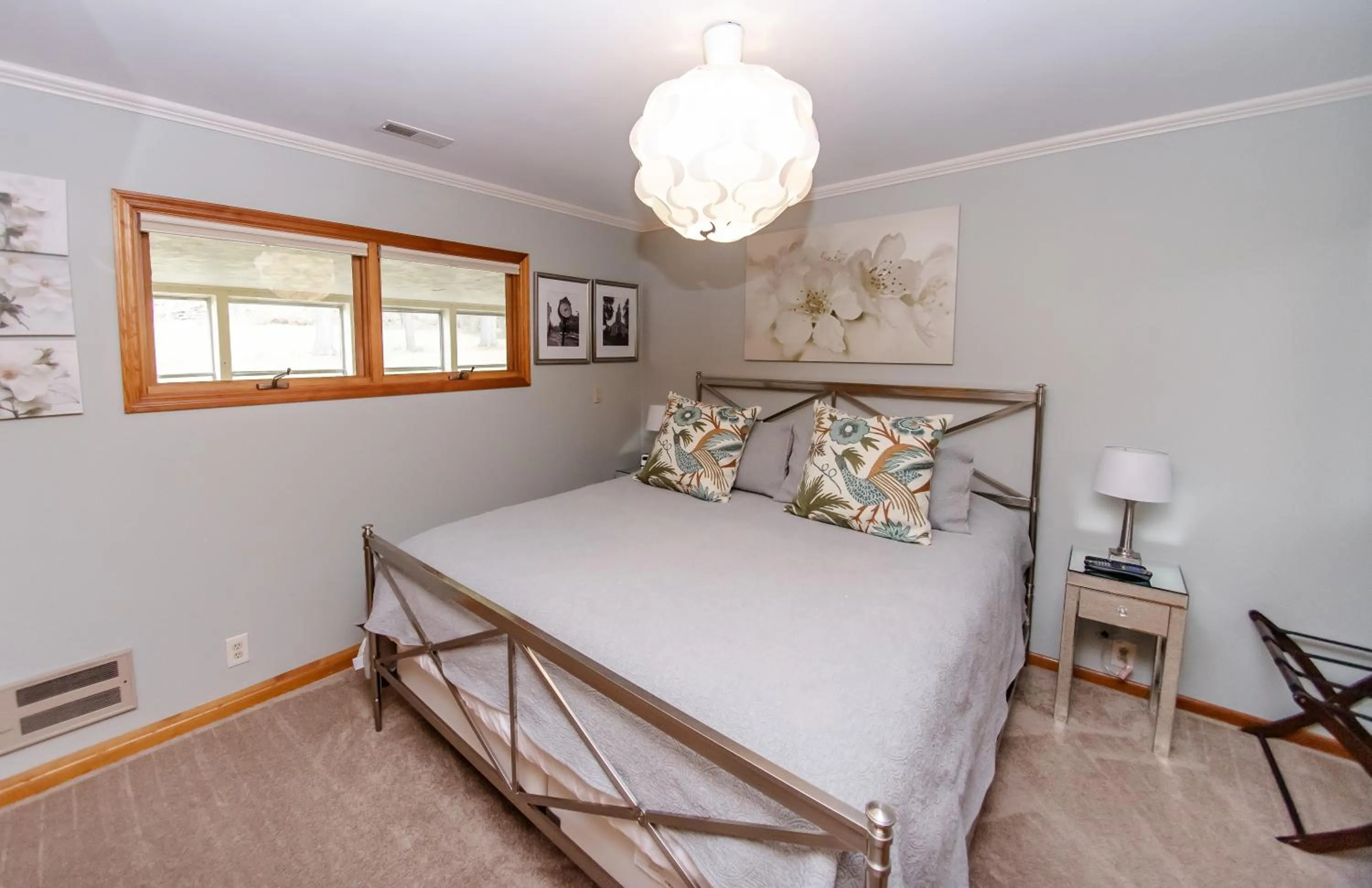 Bedroom, Bed in Small Batch Lodging