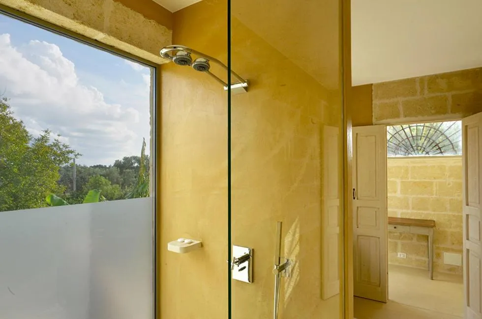Shower in Masseria Trapana