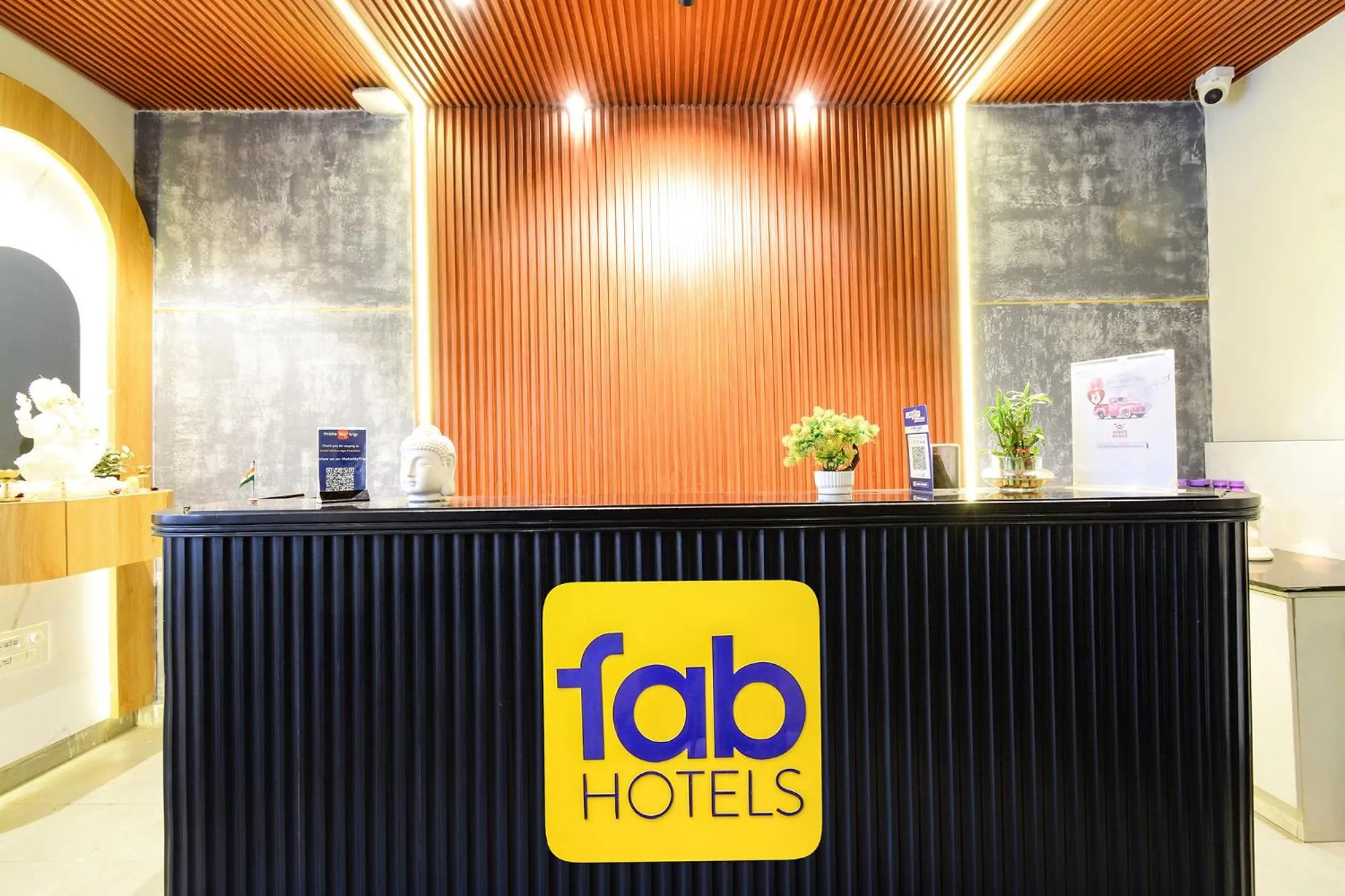 Lobby or reception in FabHotel White Ridge-SIa Life Hospital, Kondapur