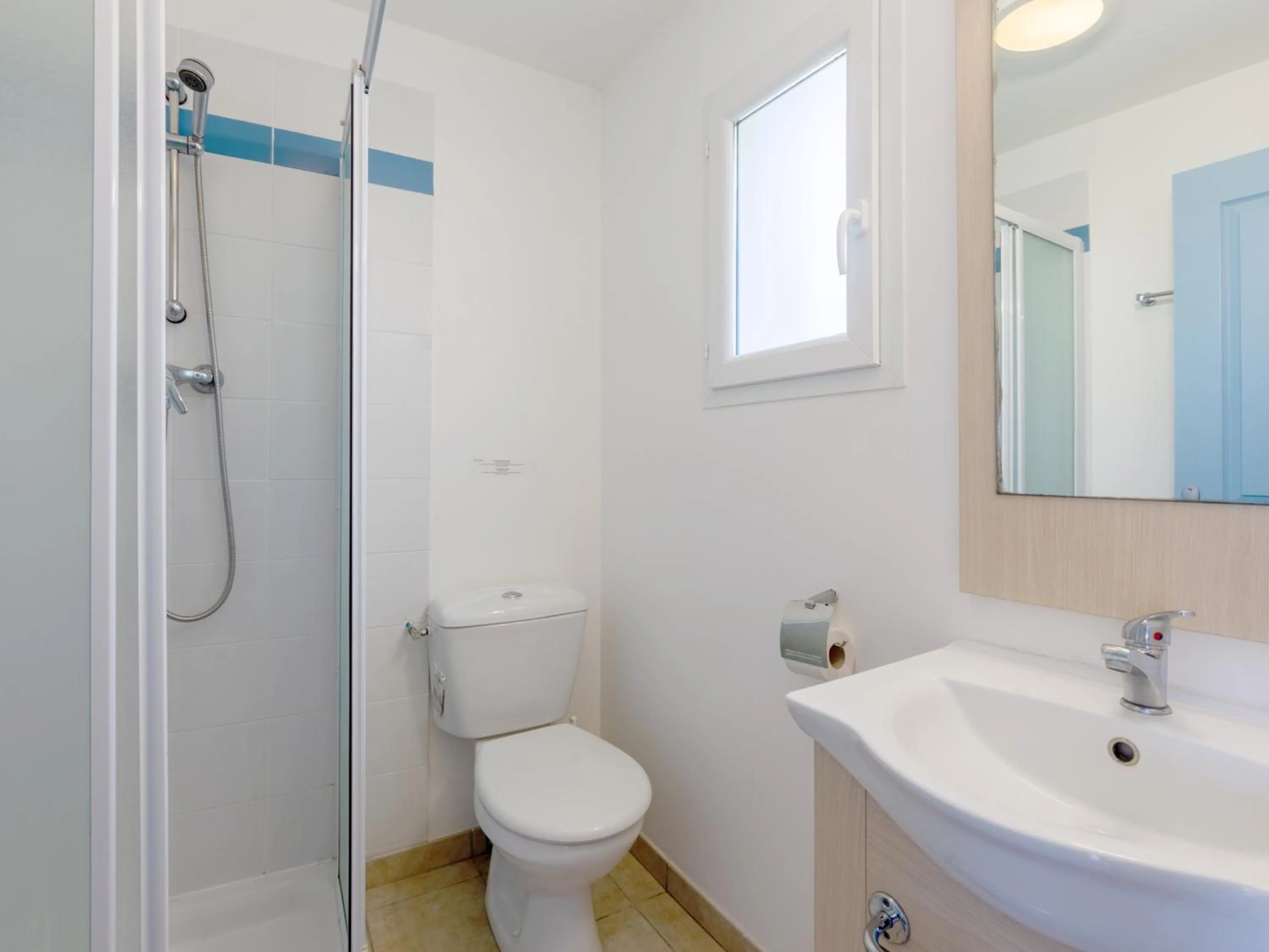 Bathroom in Vacancéole - Résidence Les Terrasses de Pentrez-Plage