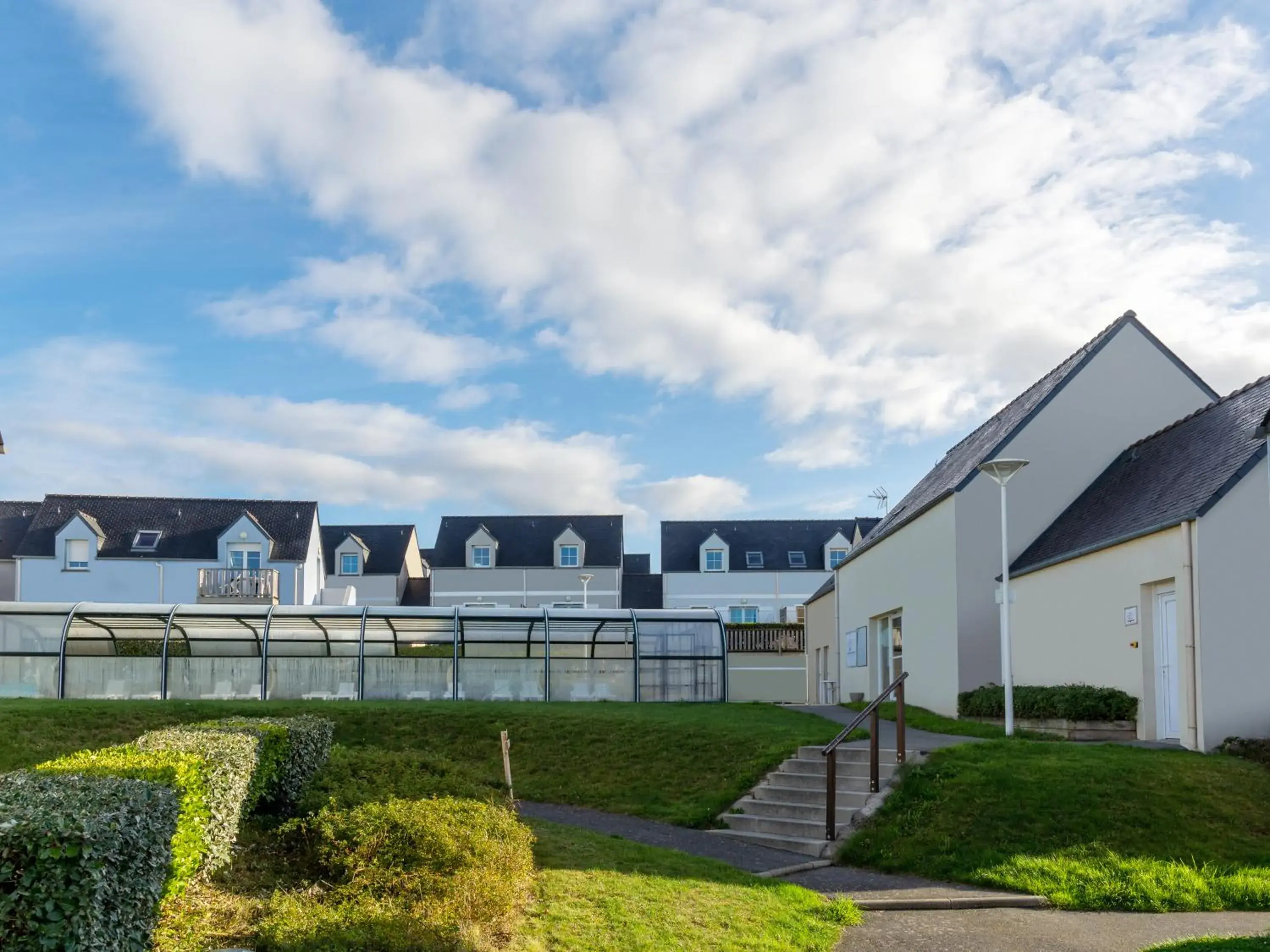Pool view in Vacancéole - Résidence Les Terrasses de Pentrez-Plage Pool view in Vacancéole - Résidence Les Terrasses de Pentrez-Plage