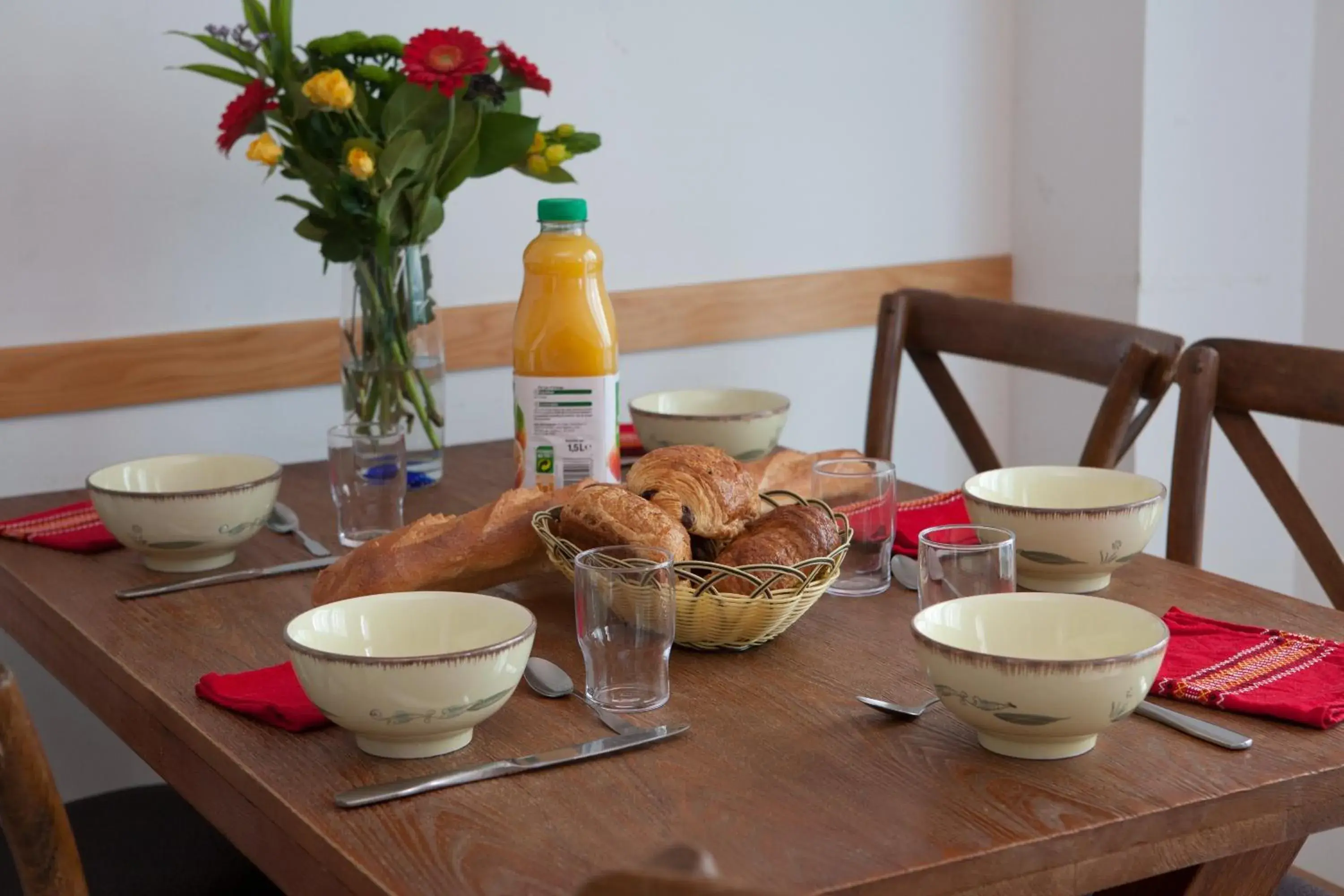 Dining area in Vacancéole - Résidence Les Terrasses de Pentrez-Plage Dining area in Vacancéole - Résidence Les Terrasses de Pentrez-Plage