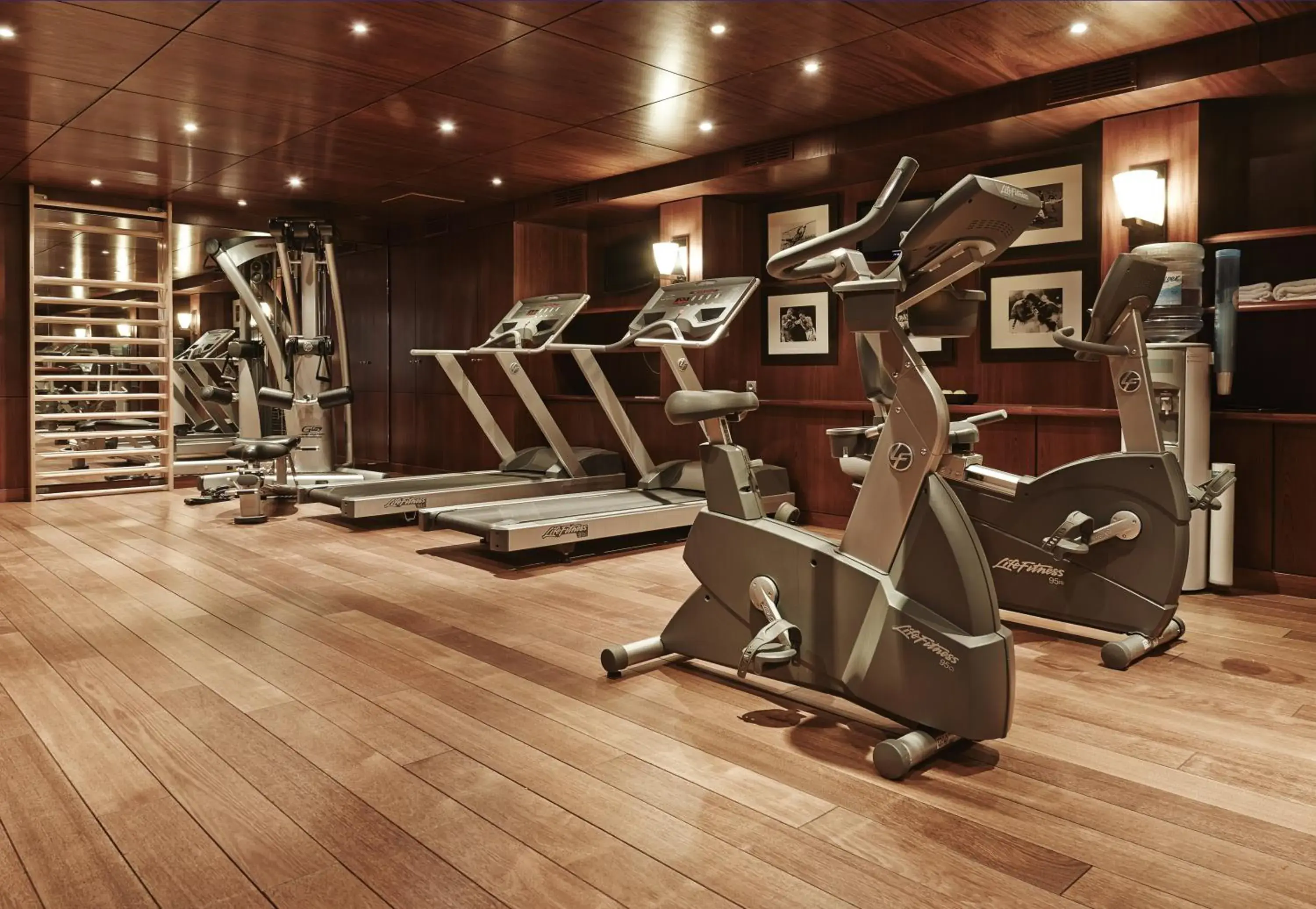Fitness centre/facilities in Plaza Tour Eiffel Fitness centre/facilities in Plaza Tour Eiffel